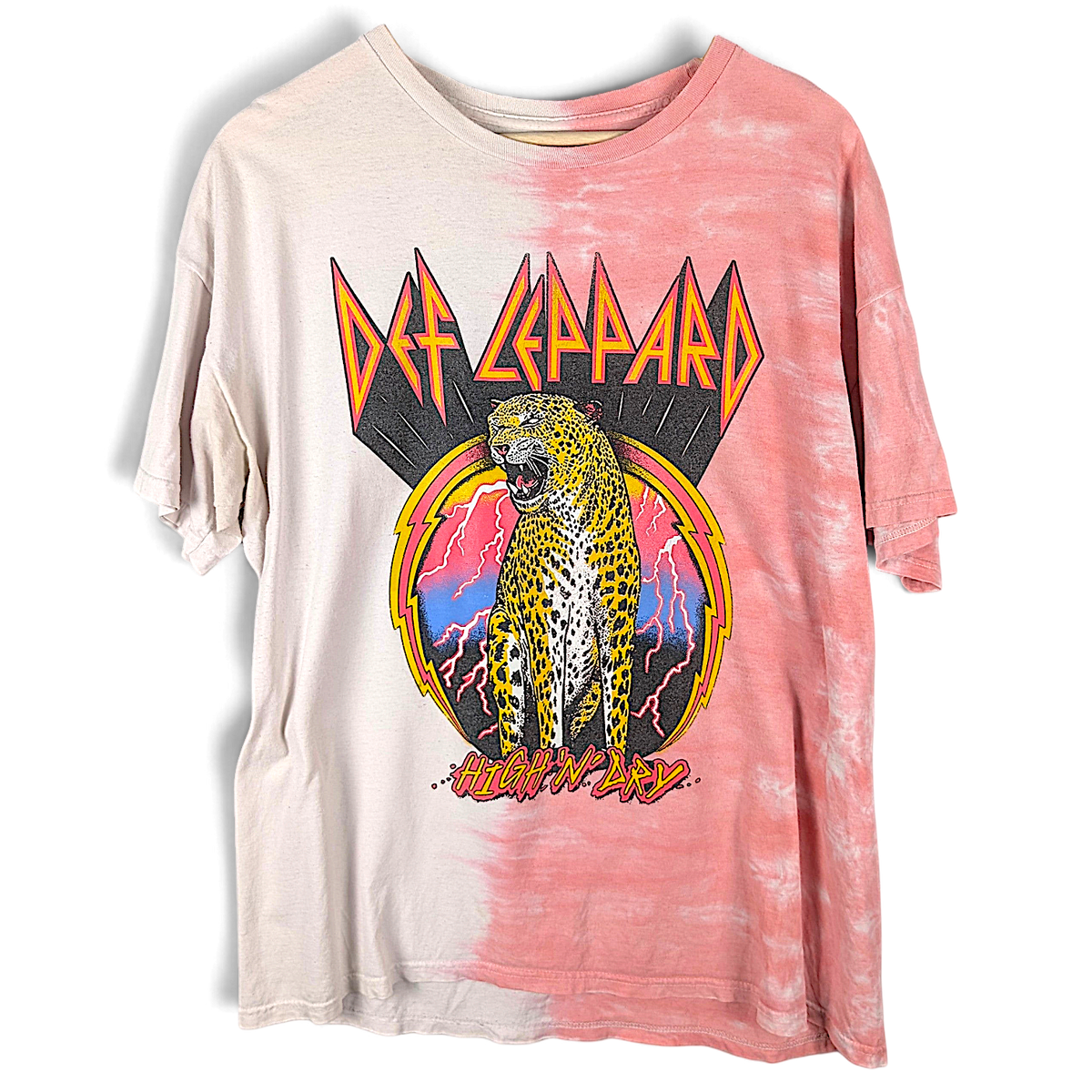 JAKE & IPI Def Leppard Hysteria puuvillainen t-paita vaaleanpunaisella ja valkoisella solmuvärjäyksellä.
