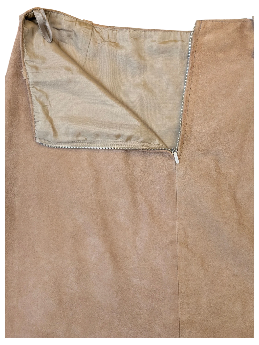 JAKE & IPI beige suede leather skirt featuring a side zipper closure and smooth interior lining.