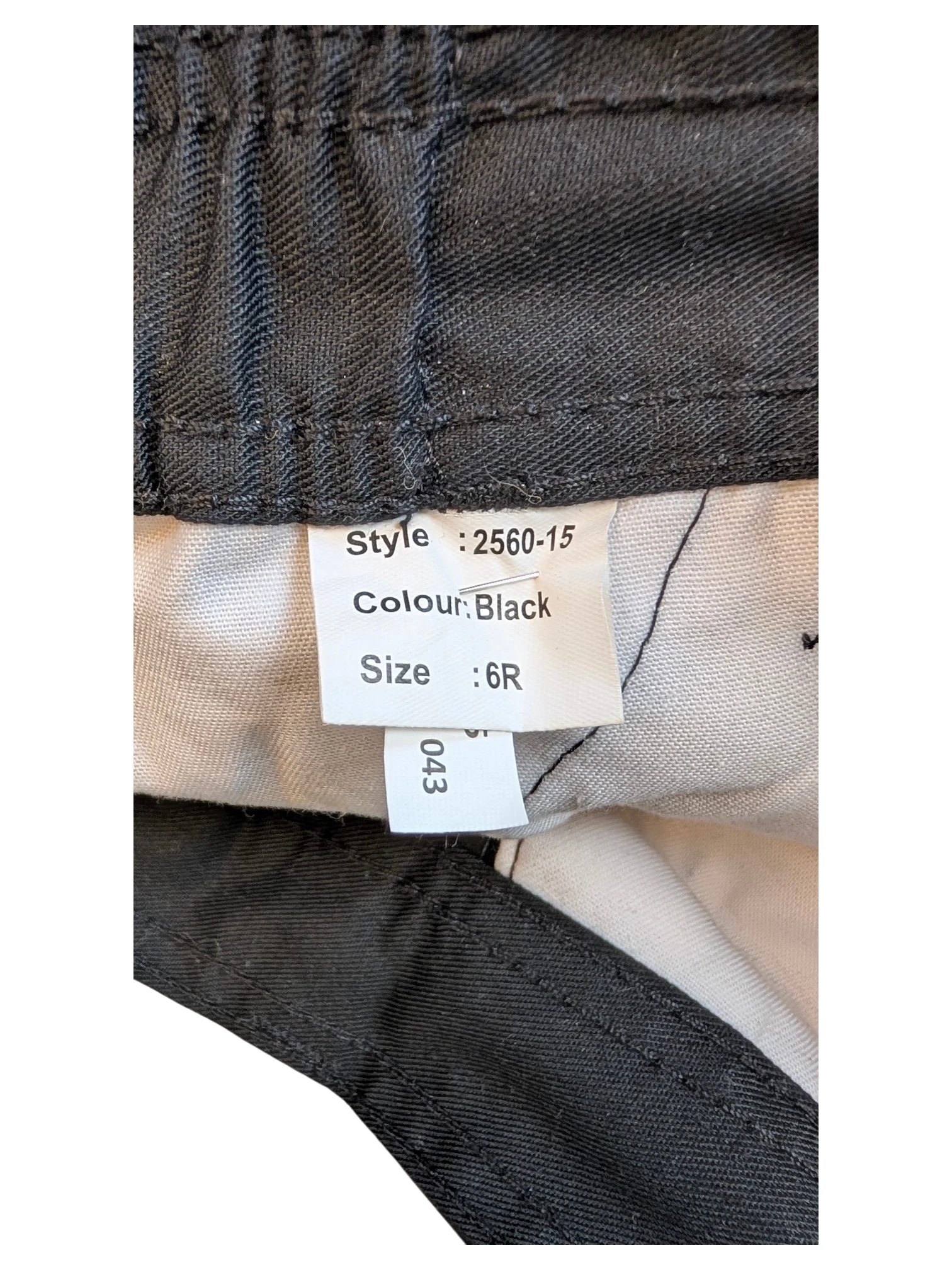 JAKE & IPI black cargo pants, size 6R, with elastic waistband and style number 2560-15.
