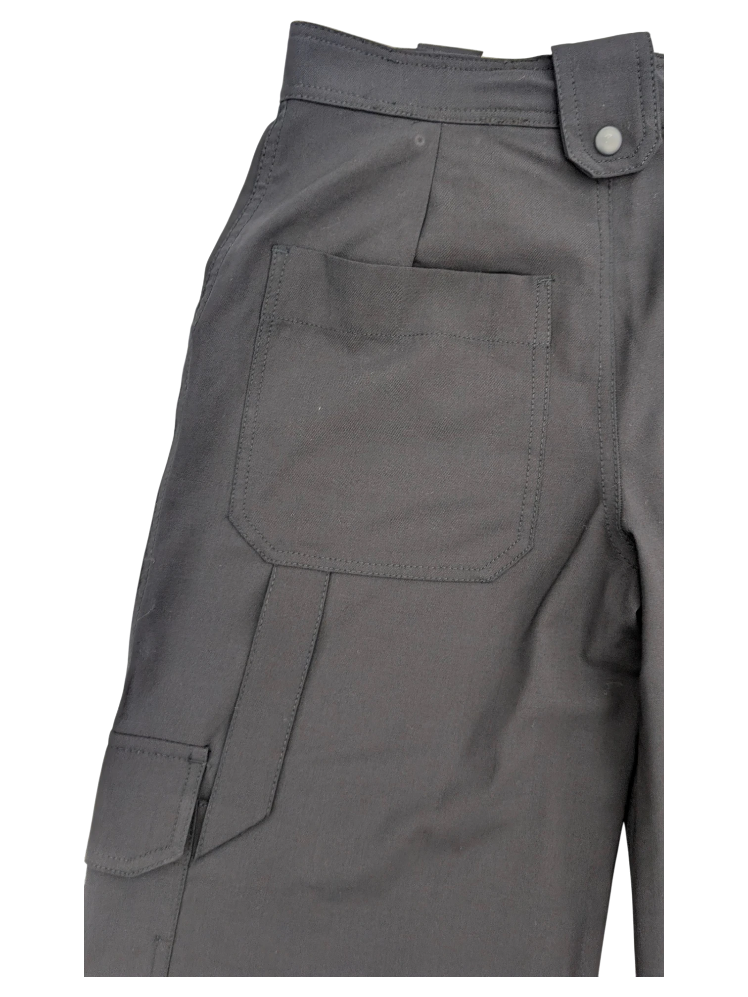 JAKE & IPI black cargo pants with multiple pockets and button closure.