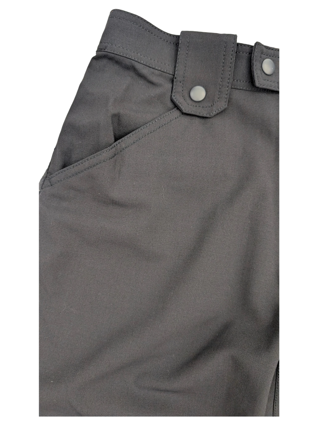 JAKE & IPI black cargo pants with snap button closure and angled pockets. Durable fabric.