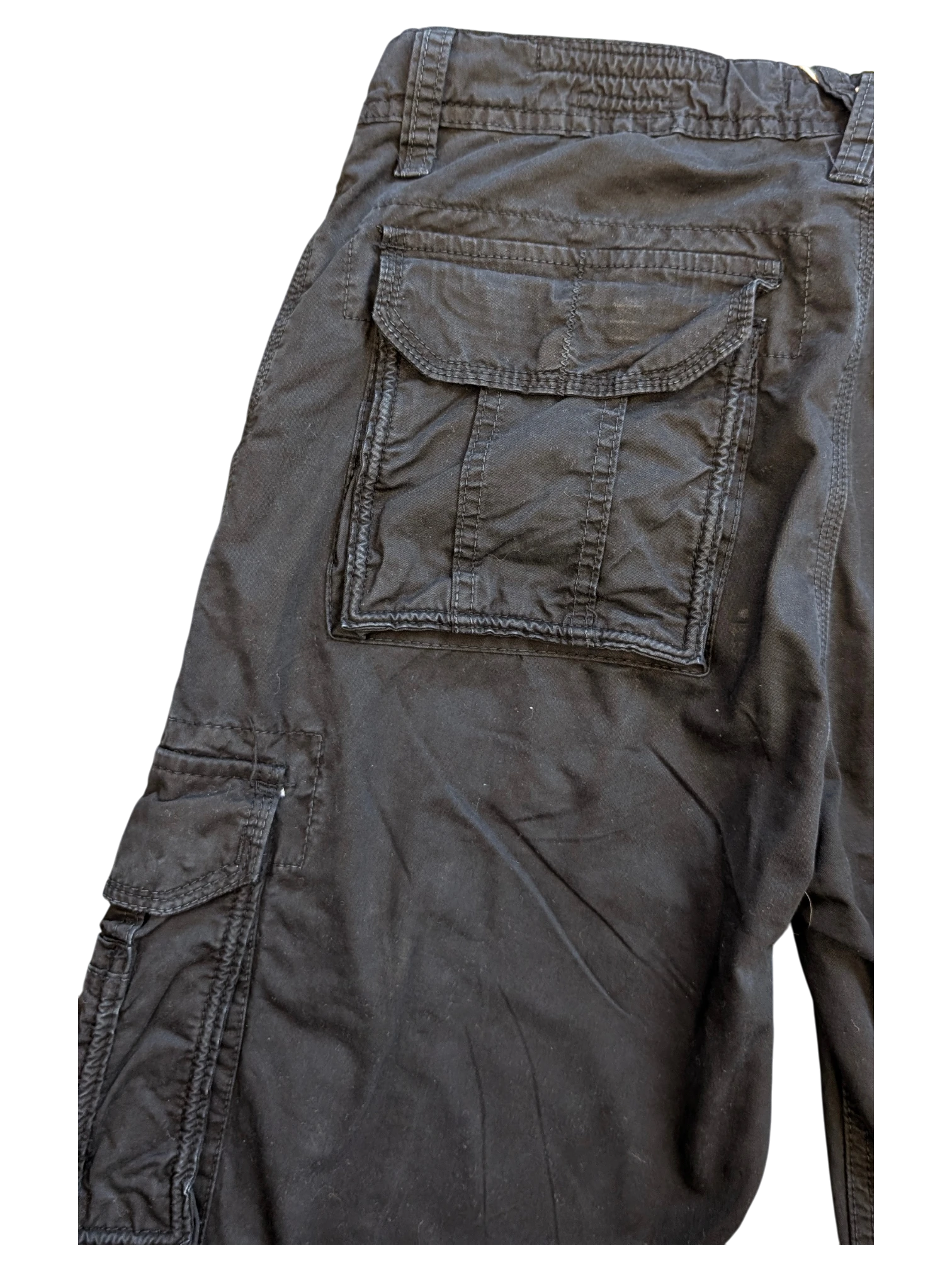 JAKE & IPI black cotton cargo pants with multiple pockets and elastic waistband.