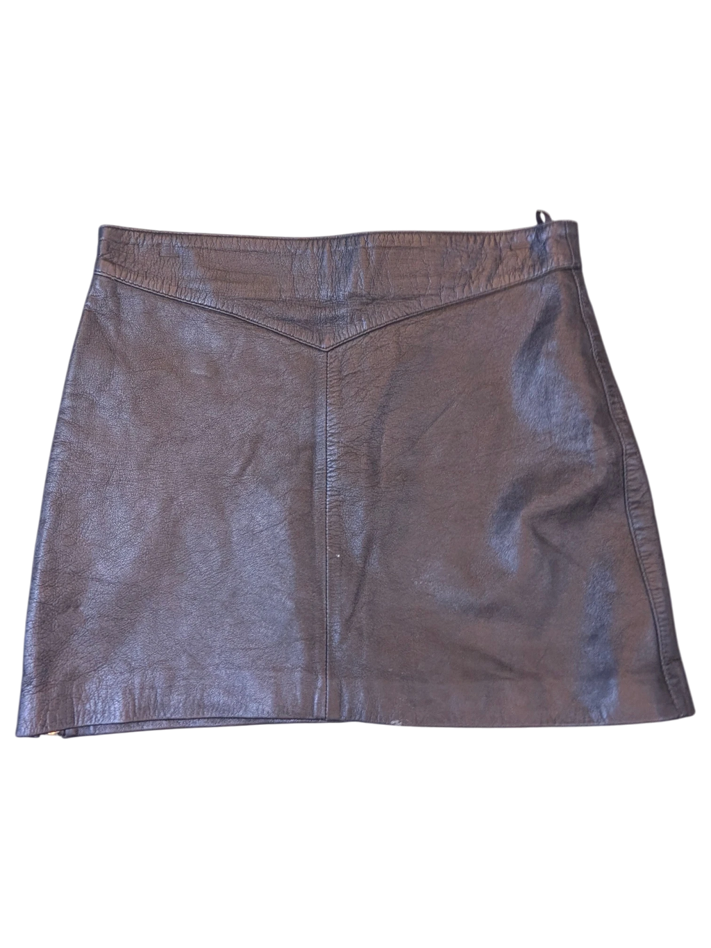 JAKE & IPI black leather mini skirt with a V-shaped waistline seam and minimalist design.