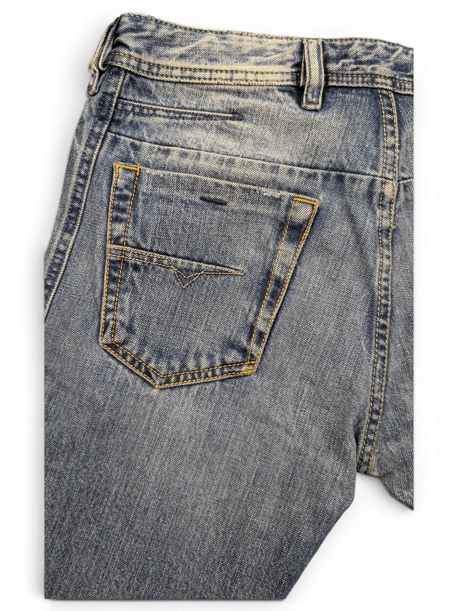JAKE & IPI blue denim jeans with V-shaped back pocket detail and yellow stitching. Diesel Dughan W29 L32.