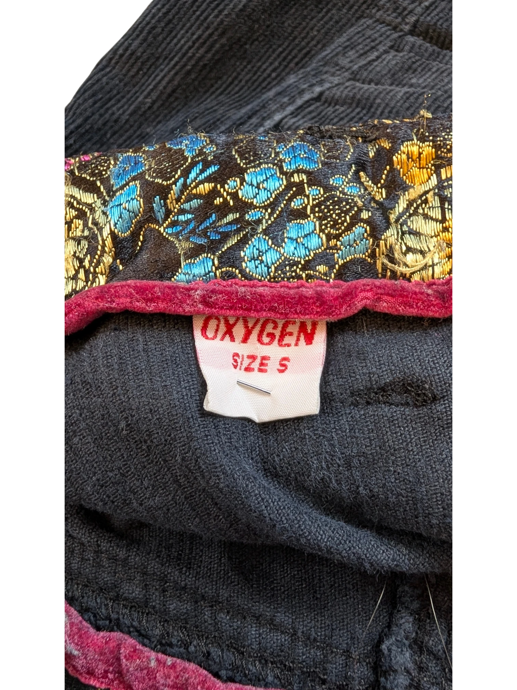 JAKE & IPI dark navy corduroy cargo pants with ornate floral waistband and red trim, size S
