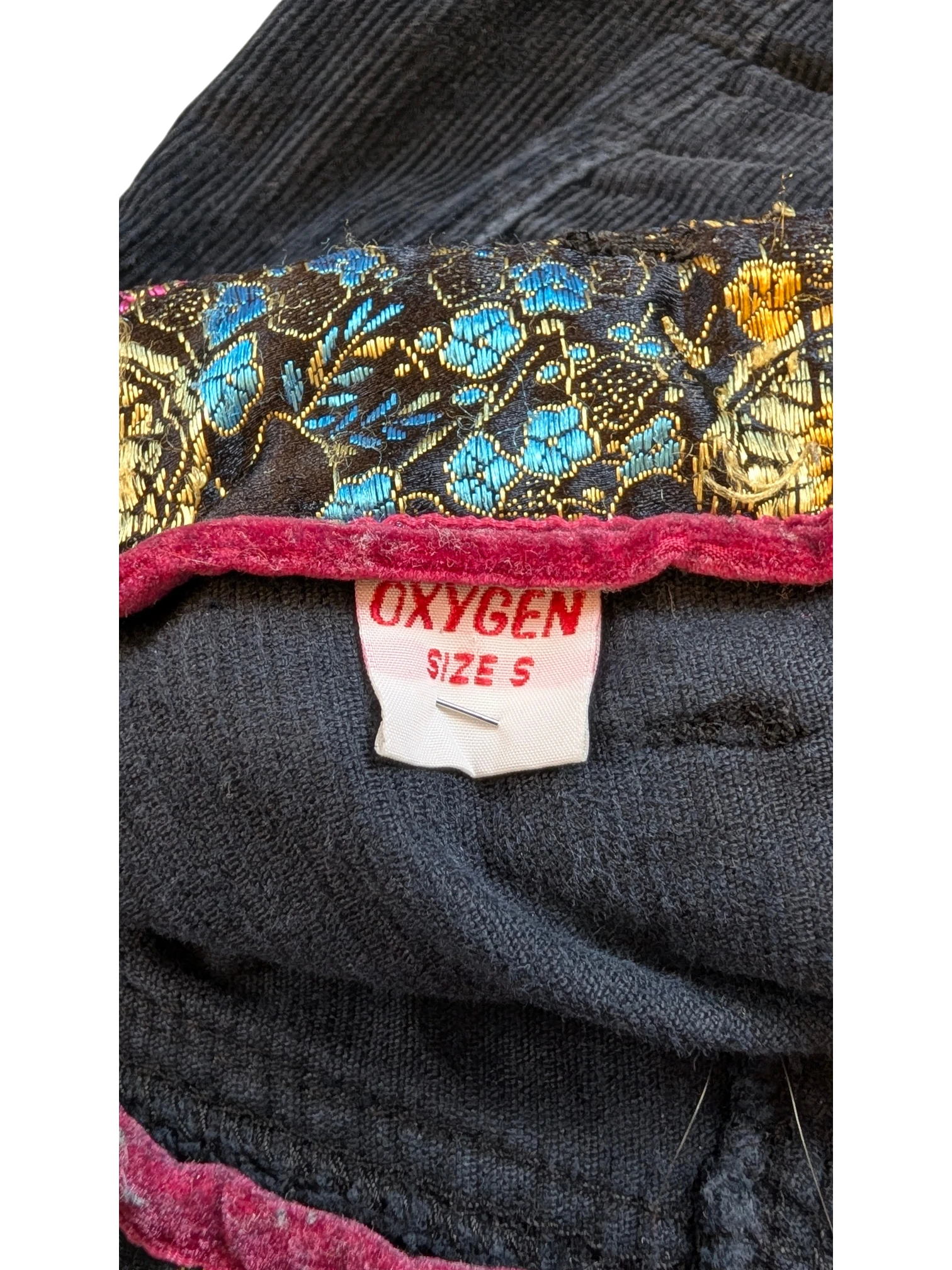JAKE & IPI dark navy corduroy cargo pants with ornate floral waistband and red trim, size S