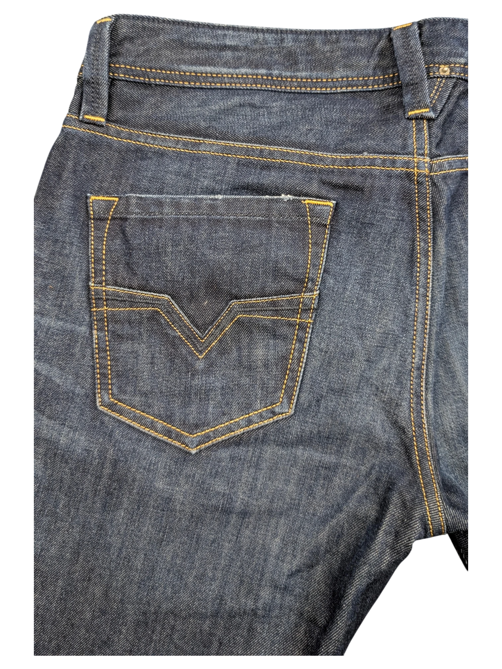 JAKE & IPI dark wash denim jeans with yellow stitching and V-shaped back pocket detail. Size W33 L32.