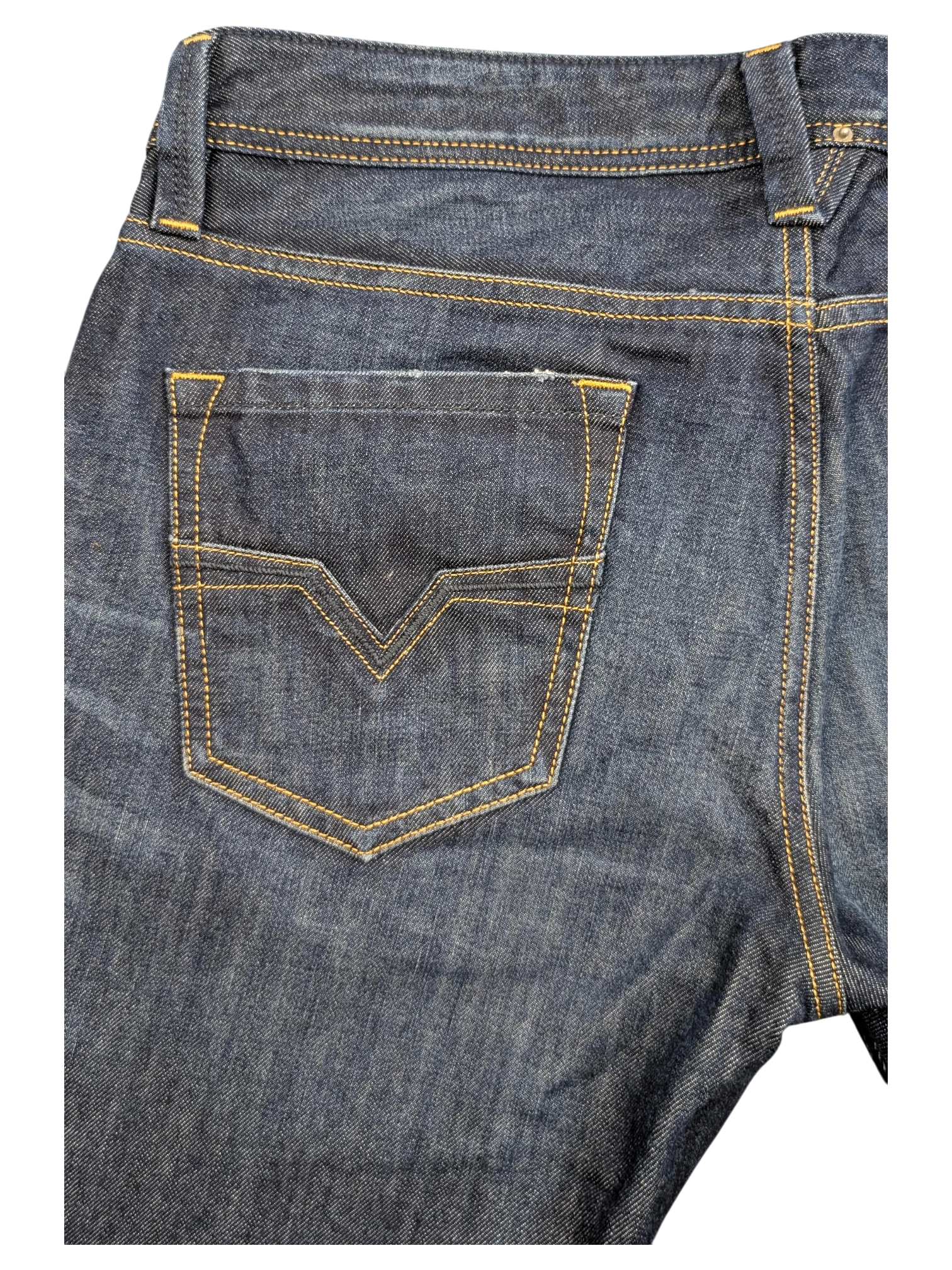 JAKE & IPI dark wash denim jeans with yellow stitching and V-shaped back pocket detail. Size W33 L32.