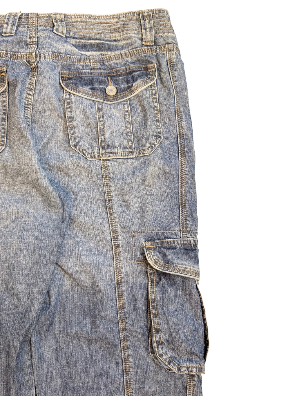 JAKE & IPI light wash denim cargo pants with button flap pockets and contrast stitching. Size 34.