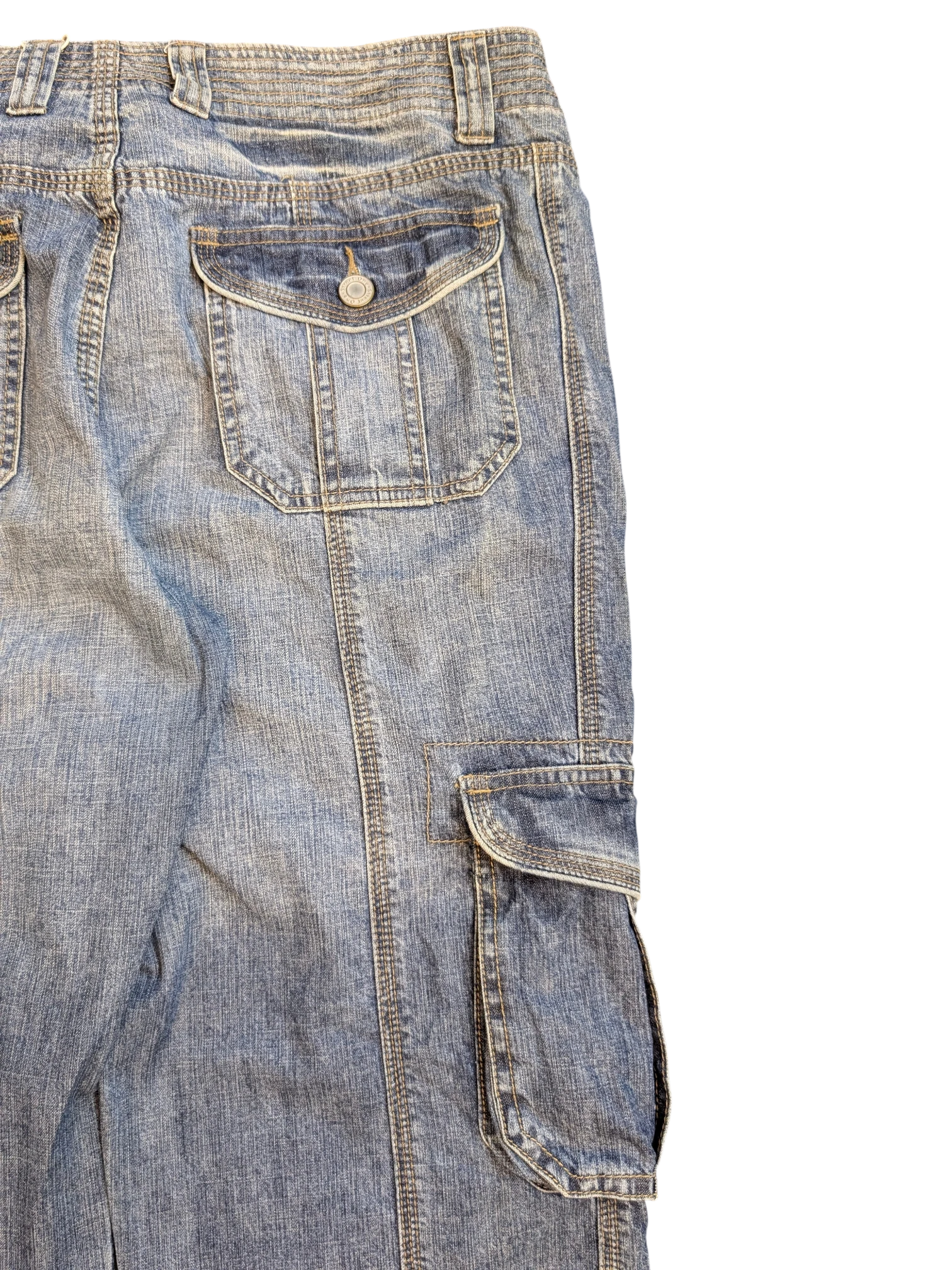 JAKE & IPI light wash denim cargo pants with button flap pockets and contrast stitching. Size 34.