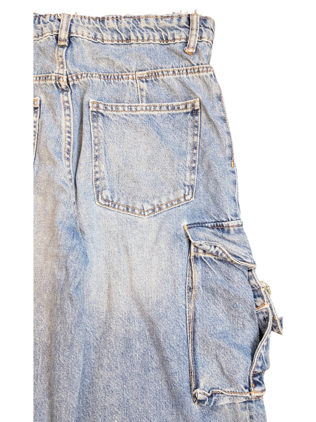 JAKE & IPI light wash denim cargo pants with multiple pockets and a relaxed fit.