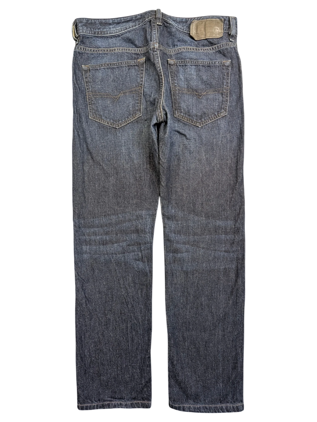 JAKE & IPI dark wash denim jeans, Buster fit, W32 L30, with leather patch detail.