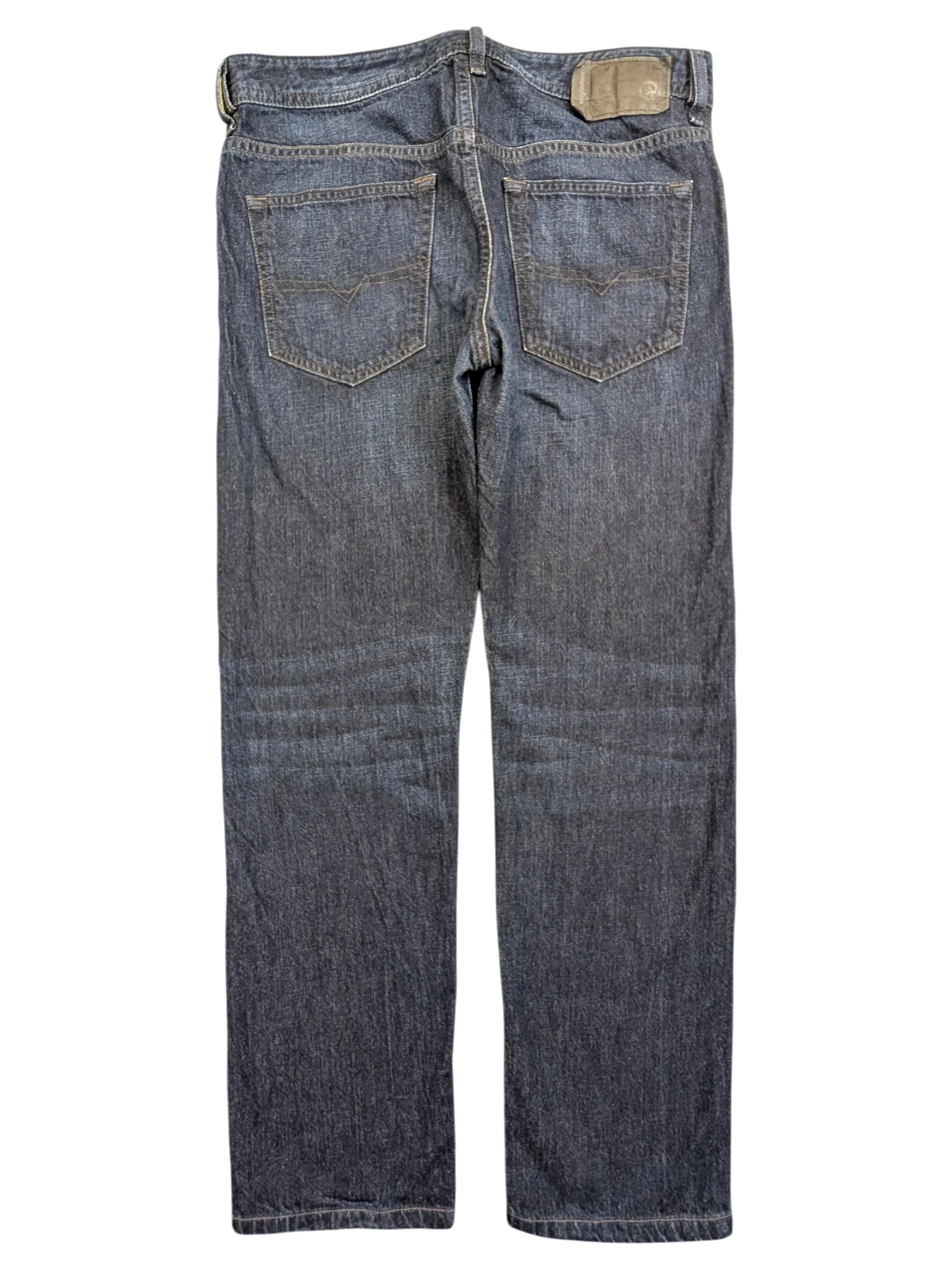 JAKE & IPI dark wash denim jeans, Buster fit, W32 L30, with leather patch detail.