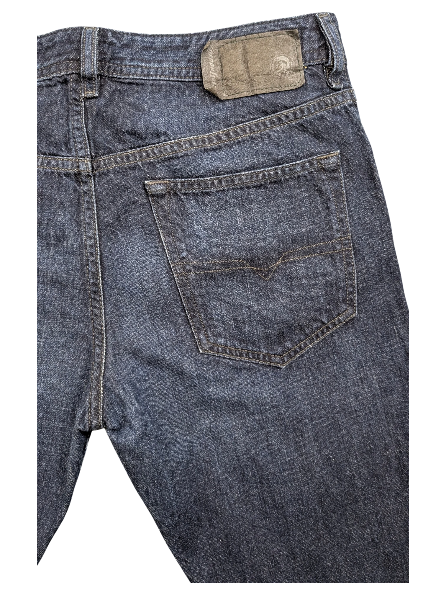 JAKE & IPI dark wash denim jeans, Buster fit, W32 L30, with signature stitching on back pockets.