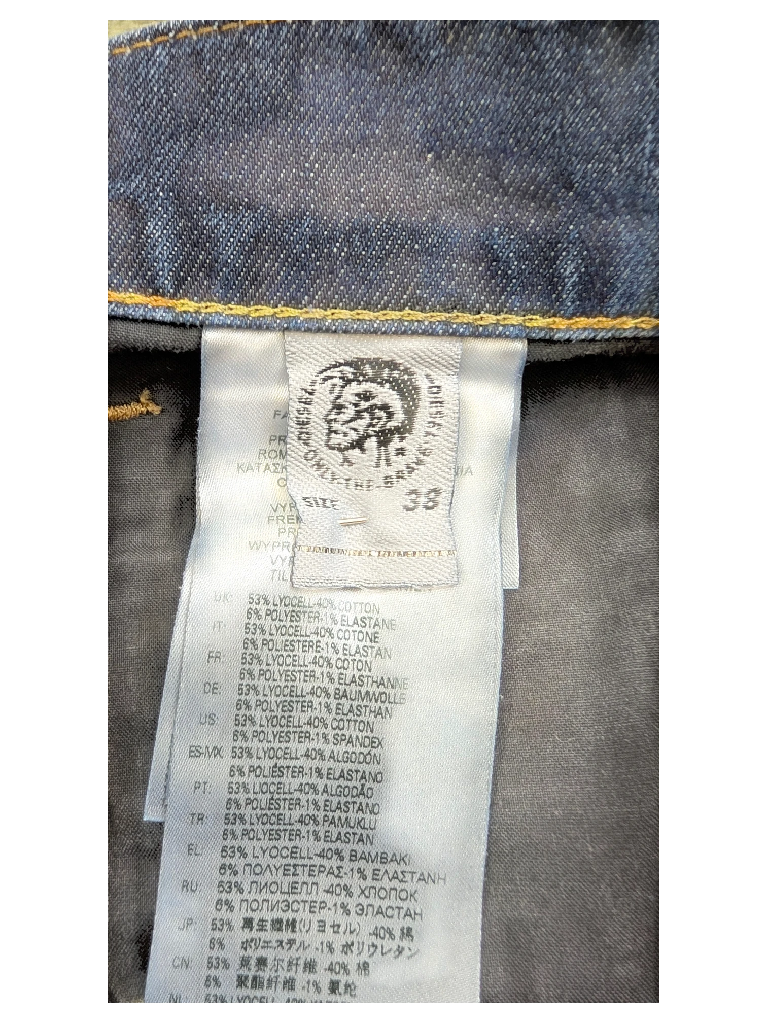 JAKE & IPI Diesel D-Fining jeans, dark wash denim with 53% Lyocell, 40% Cotton, 6% Polyester, 1% Elastane. Size 38.