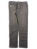 JAKE & IPI Diesel Darron men's grey denim jeans, size W32 L32, with classic five-pocket styling and metal logo detail.