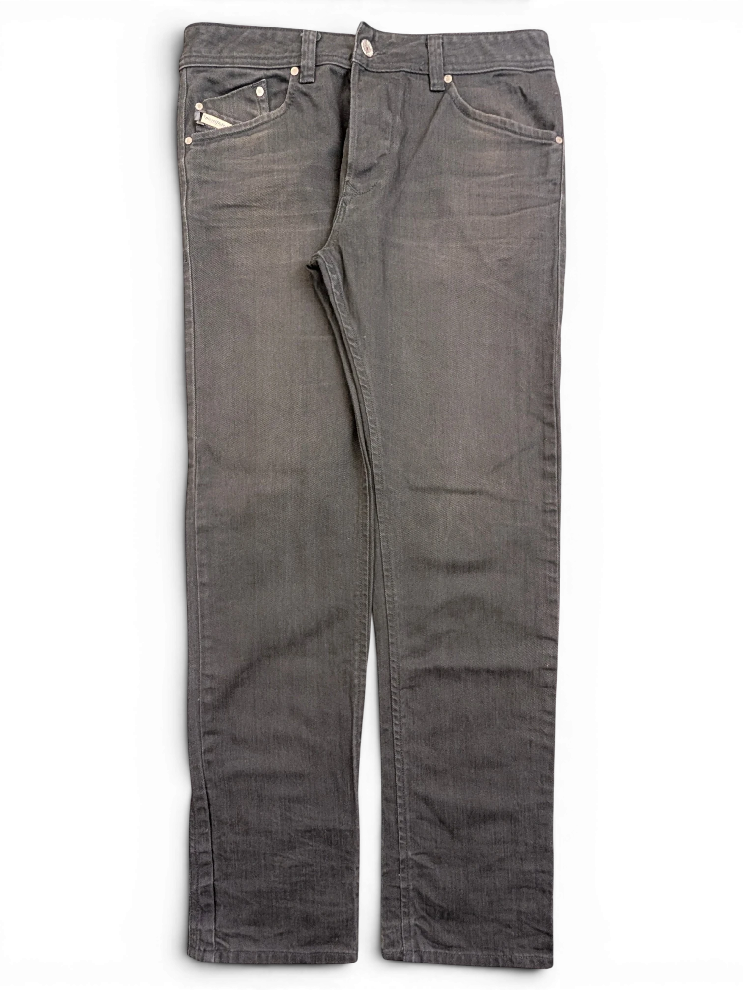 JAKE & IPI Diesel Darron men's grey denim jeans, size W32 L32, with classic five-pocket styling and metal logo detail.