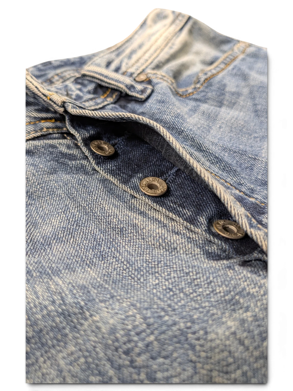 JAKE & IPI Diesel Dughan W29 L32 light wash denim jeans with button fly closure.