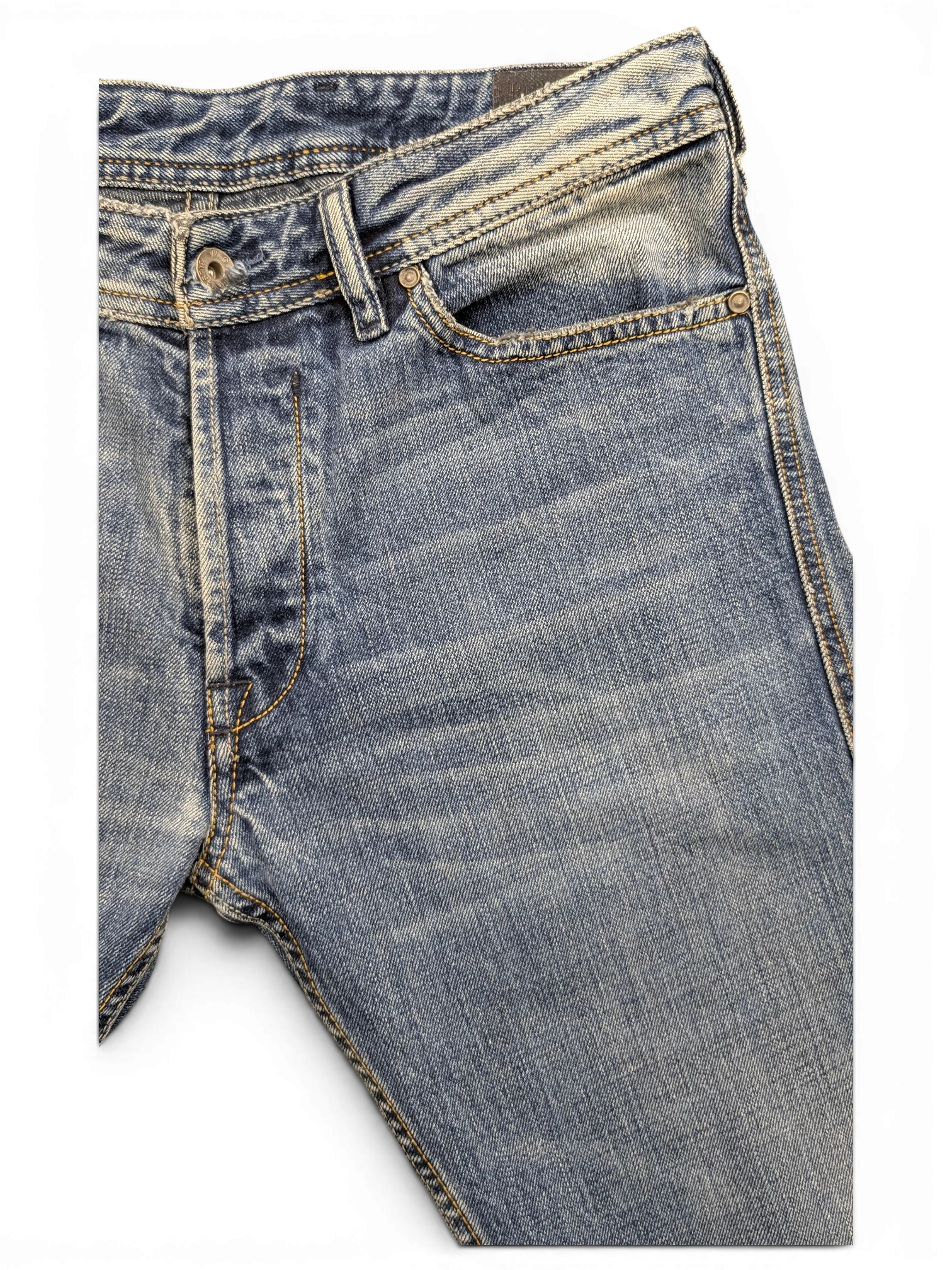 JAKE & IPI Diesel Dughan W29 L32 blue denim jeans with whiskering and faded details.