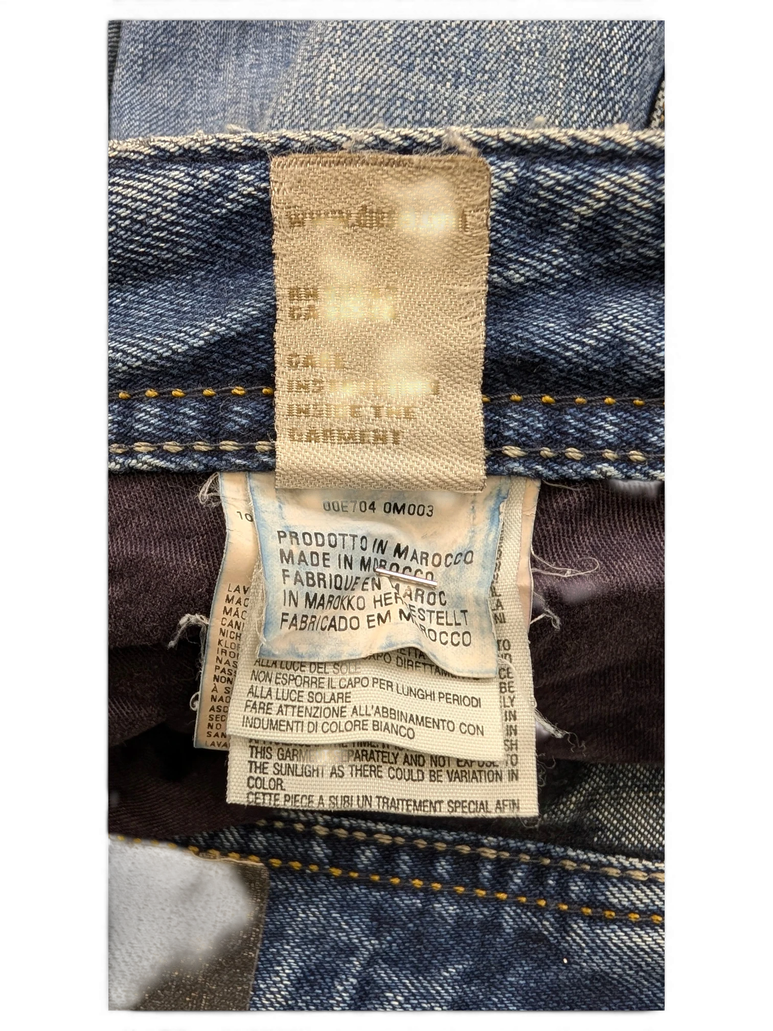 JAKE & IPI Diesel Dughan W29 L32 blue denim jeans with care instructions and origin label.