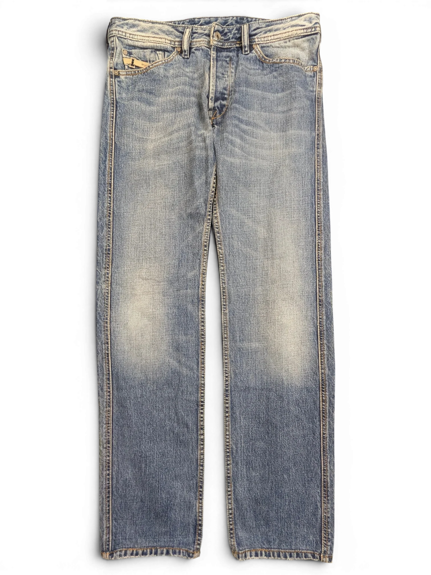 JAKE & IPI Diesel Dughan W29 L32 light wash denim jeans with button fly and distressed details.