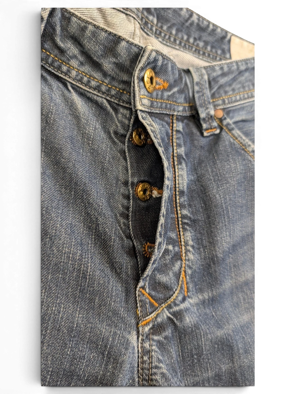JAKE & IPI Diesel Larkee blue denim jeans with button fly and gold-tone hardware. W34 L30.