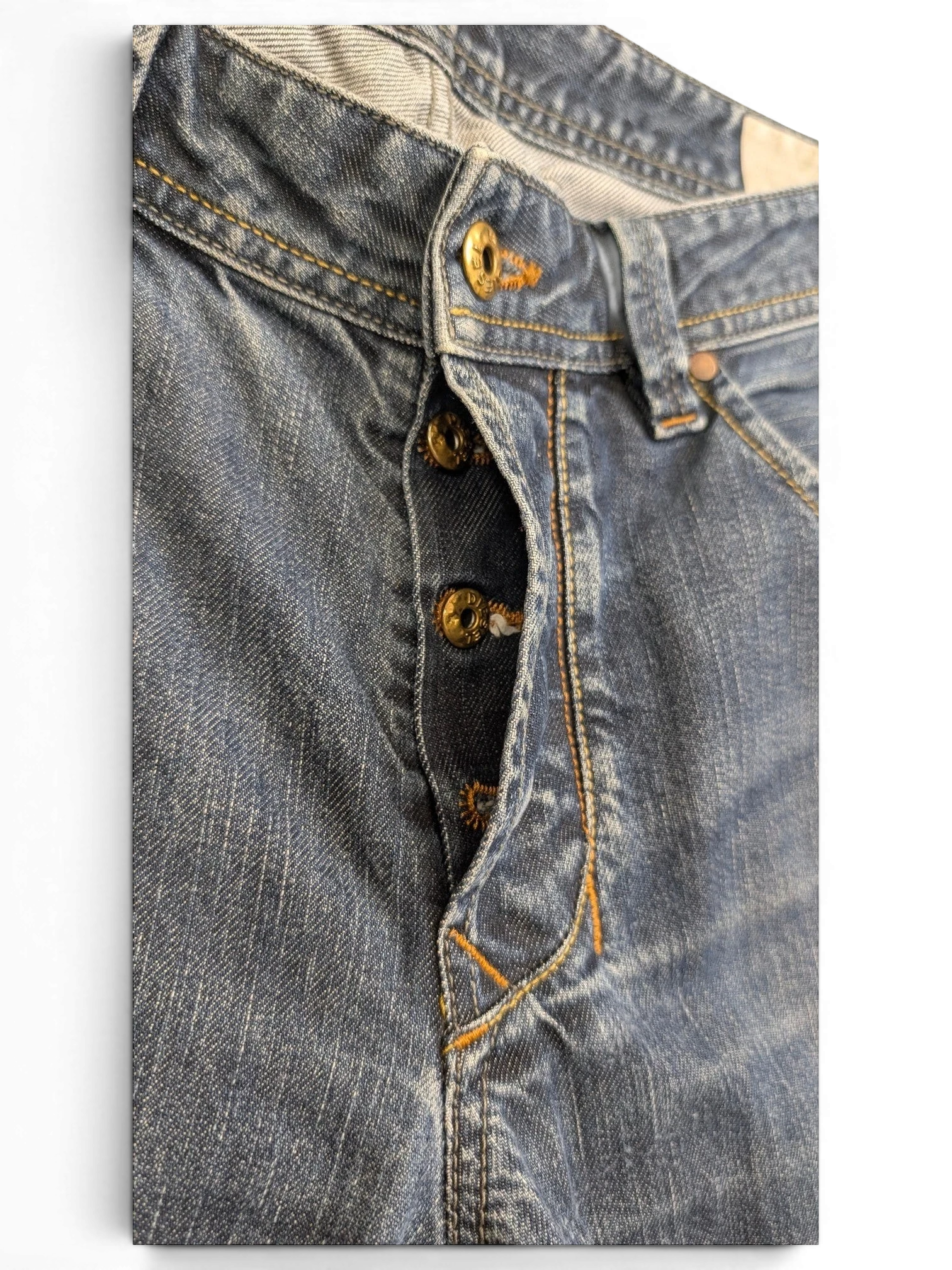 JAKE & IPI Diesel Larkee blue denim jeans with button fly and gold-tone hardware. W34 L30.