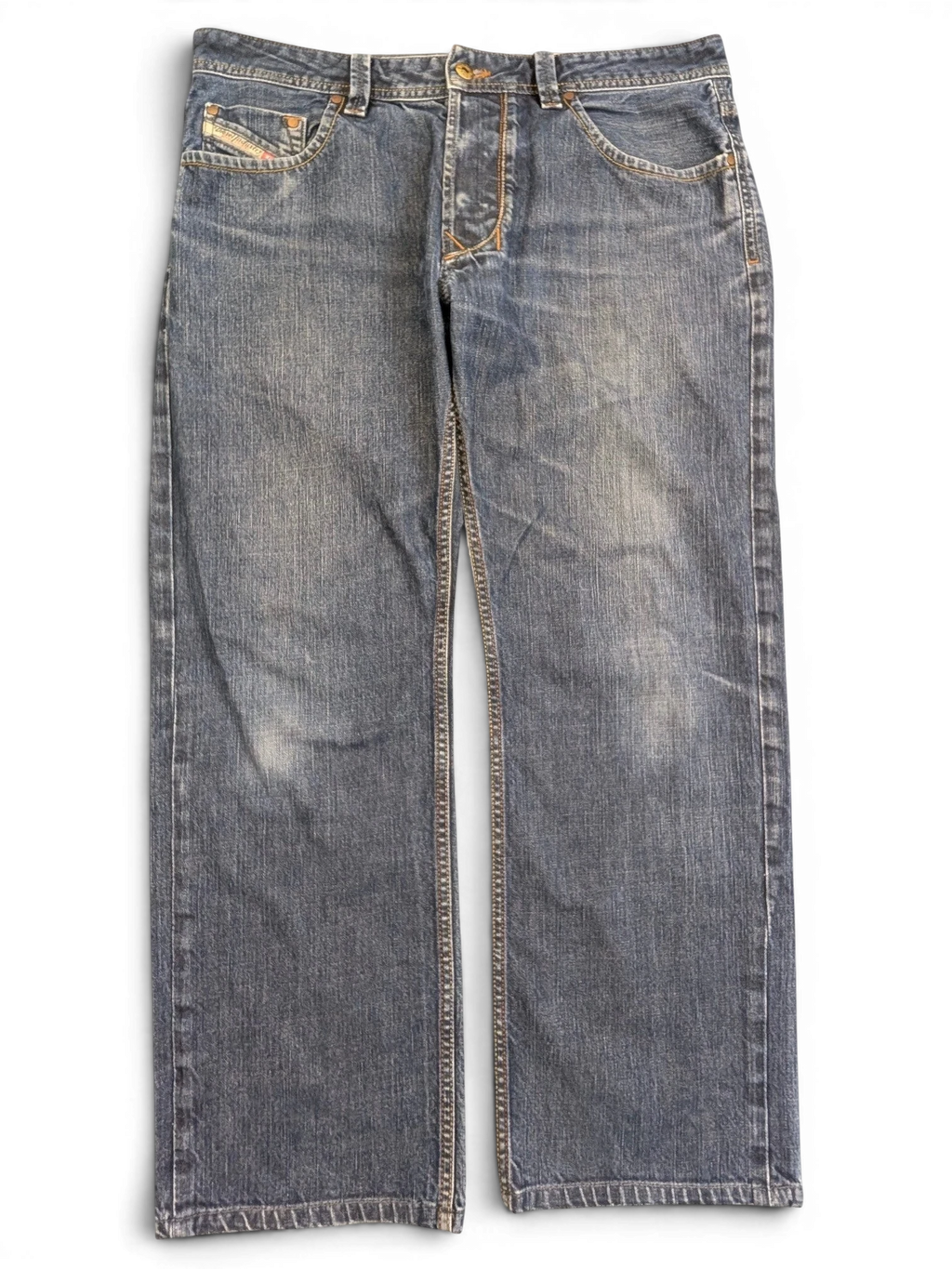 JAKE & IPI Diesel Larkee men's blue denim jeans, size W34 L30, with distressed detailing and classic five-pocket styling.
