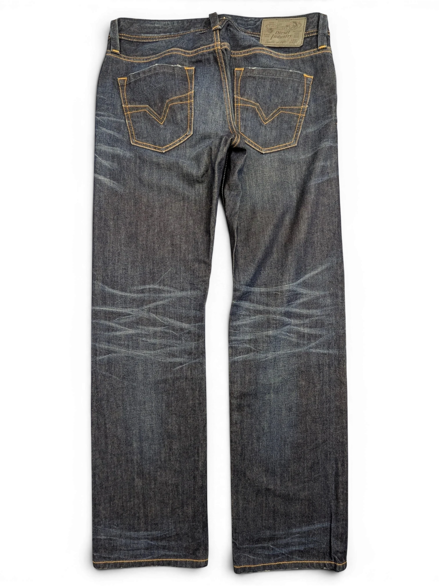 JAKE & IPI Diesel Larkee dark wash denim jeans with whiskering and orange stitching. Size W33 L32.