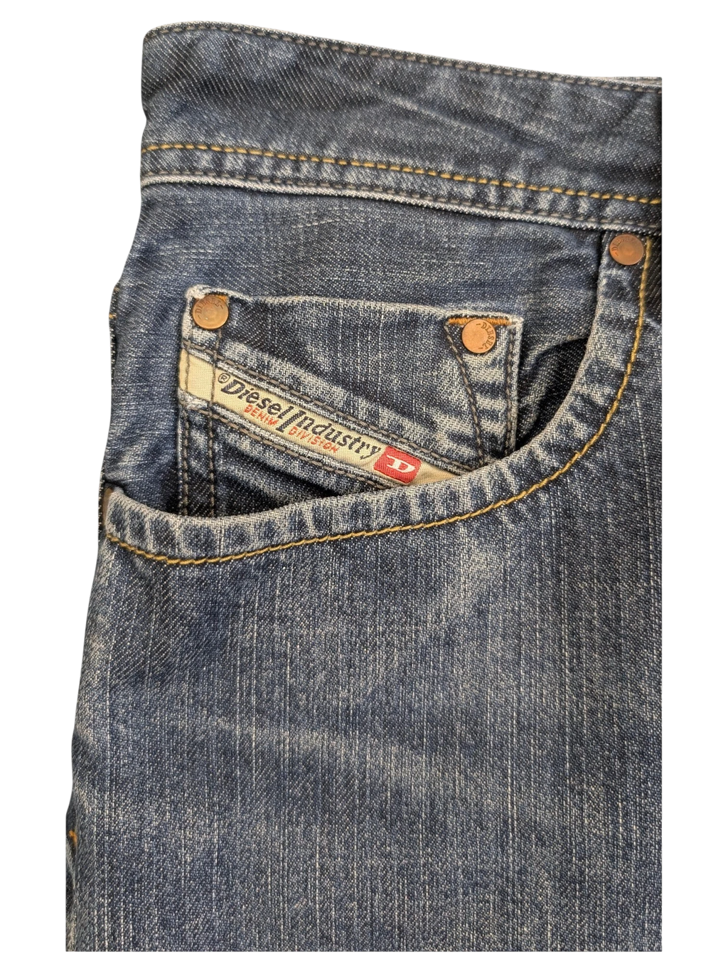 JAKE & IPI Diesel Larkee W34 L30 blue denim jeans with copper rivets and signature Diesel Industry tag.