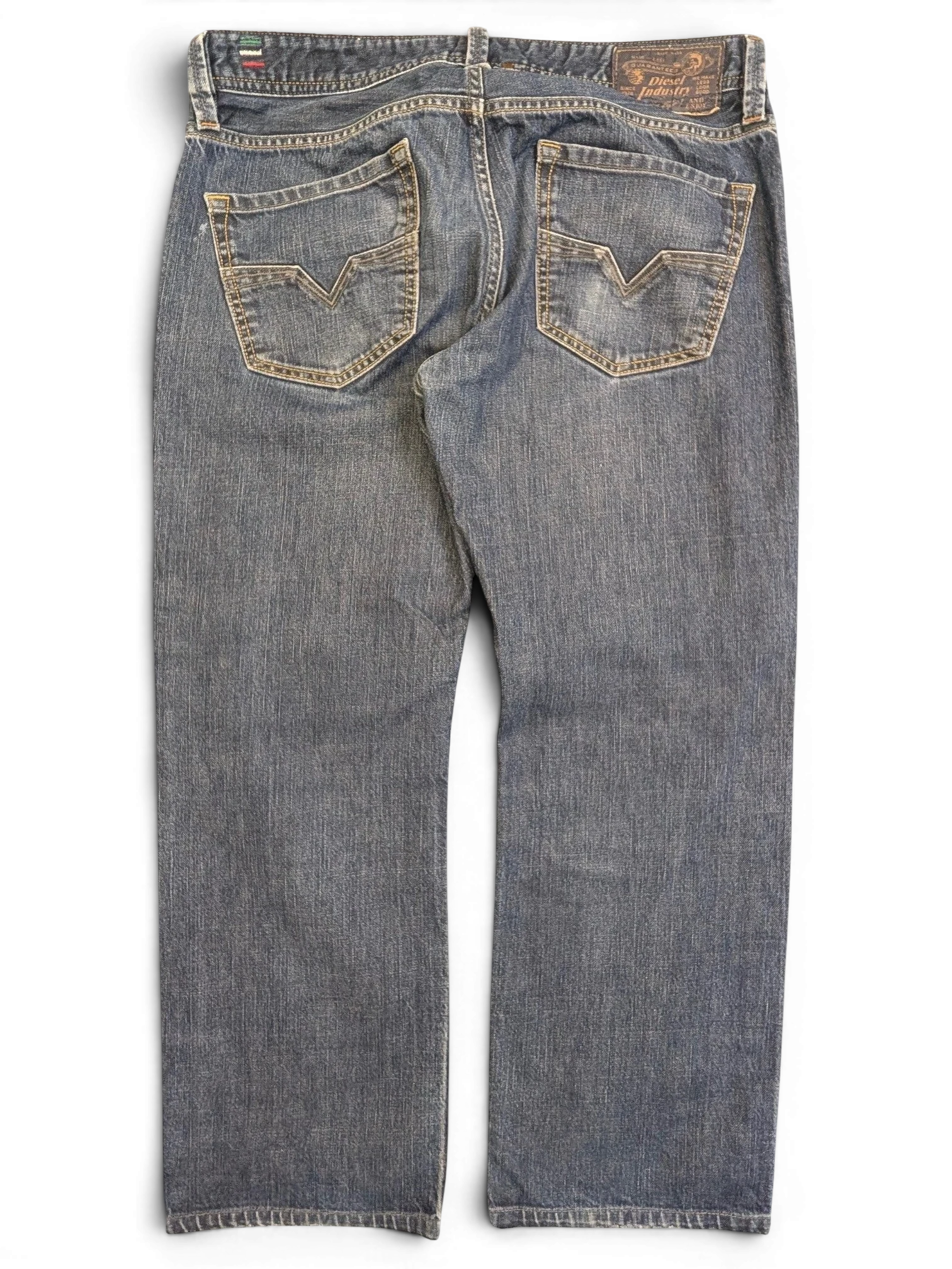 JAKE & IPI Diesel Larkee blue denim jeans with V stitching on back pockets, size W34 L30.