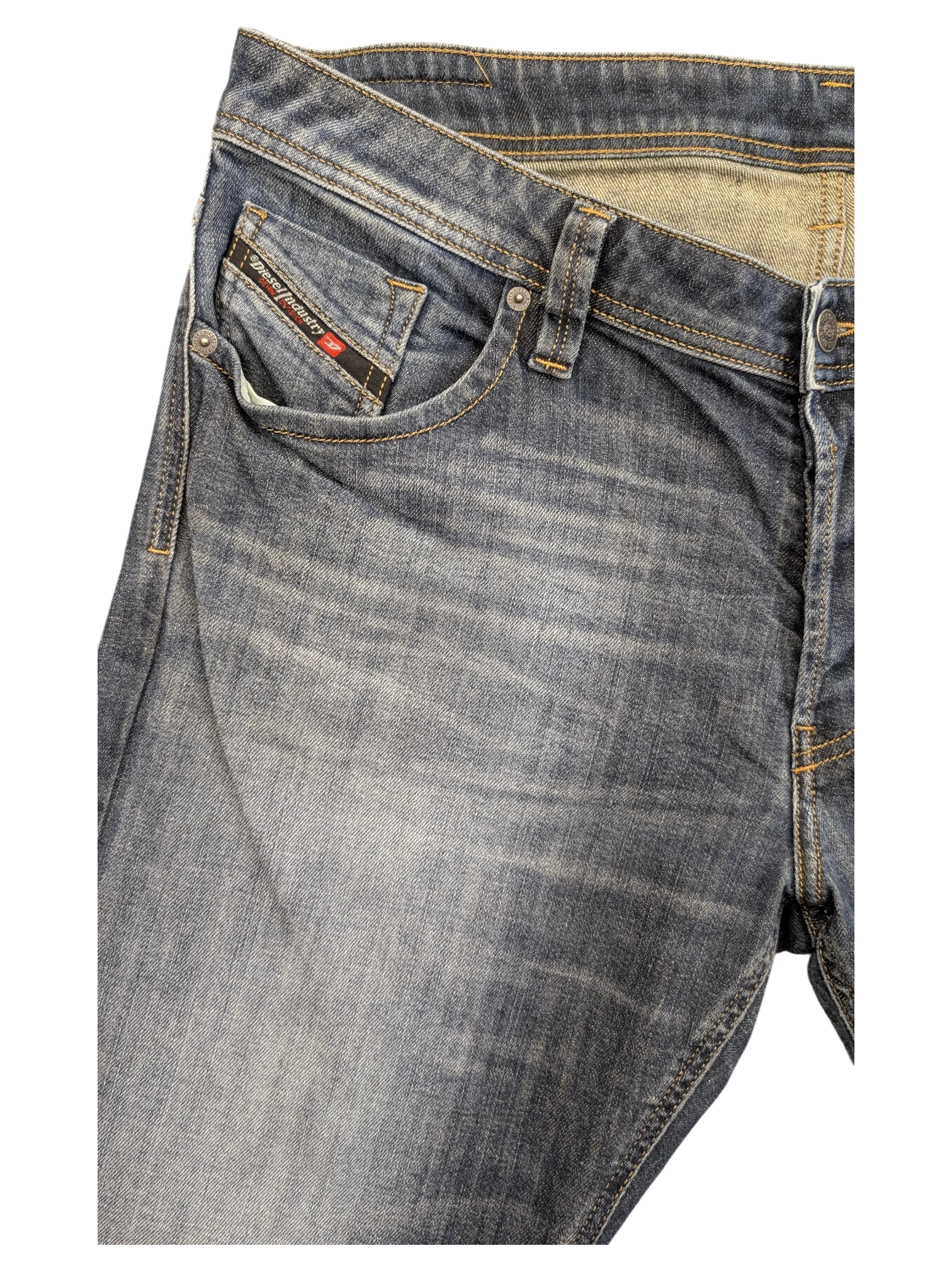 JAKE & IPI Diesel Larkee W38 L32 blue denim jeans with distressed detailing and red logo tag.
