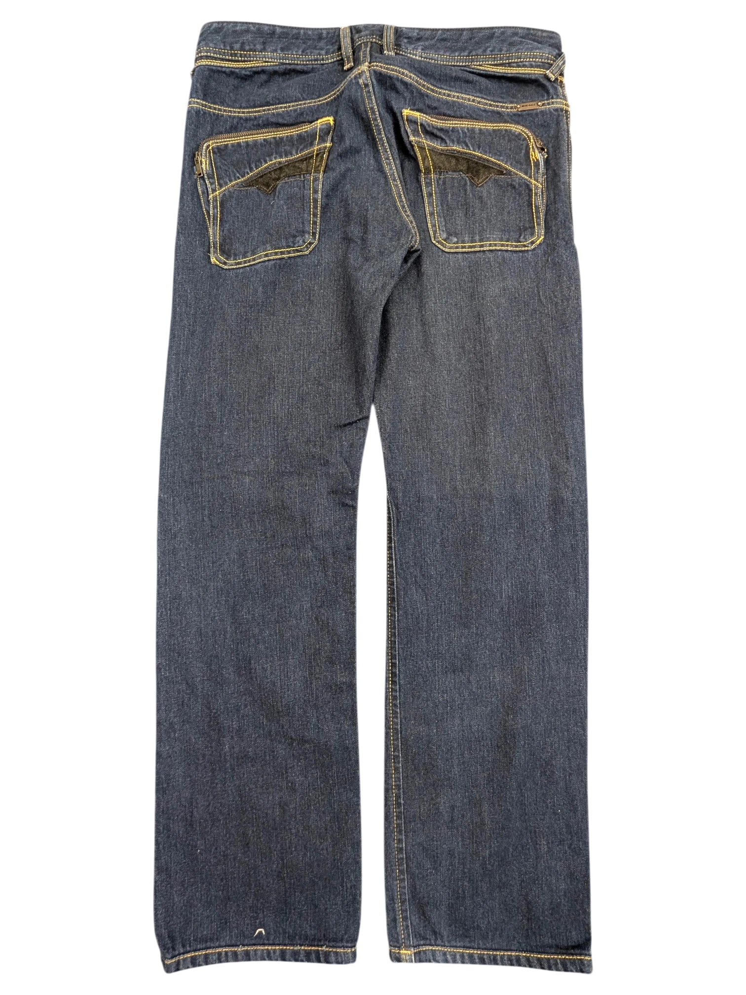 JAKE & IPI dark wash denim jeans with yellow stitching and black accent on back pockets. Size W31 L34.
