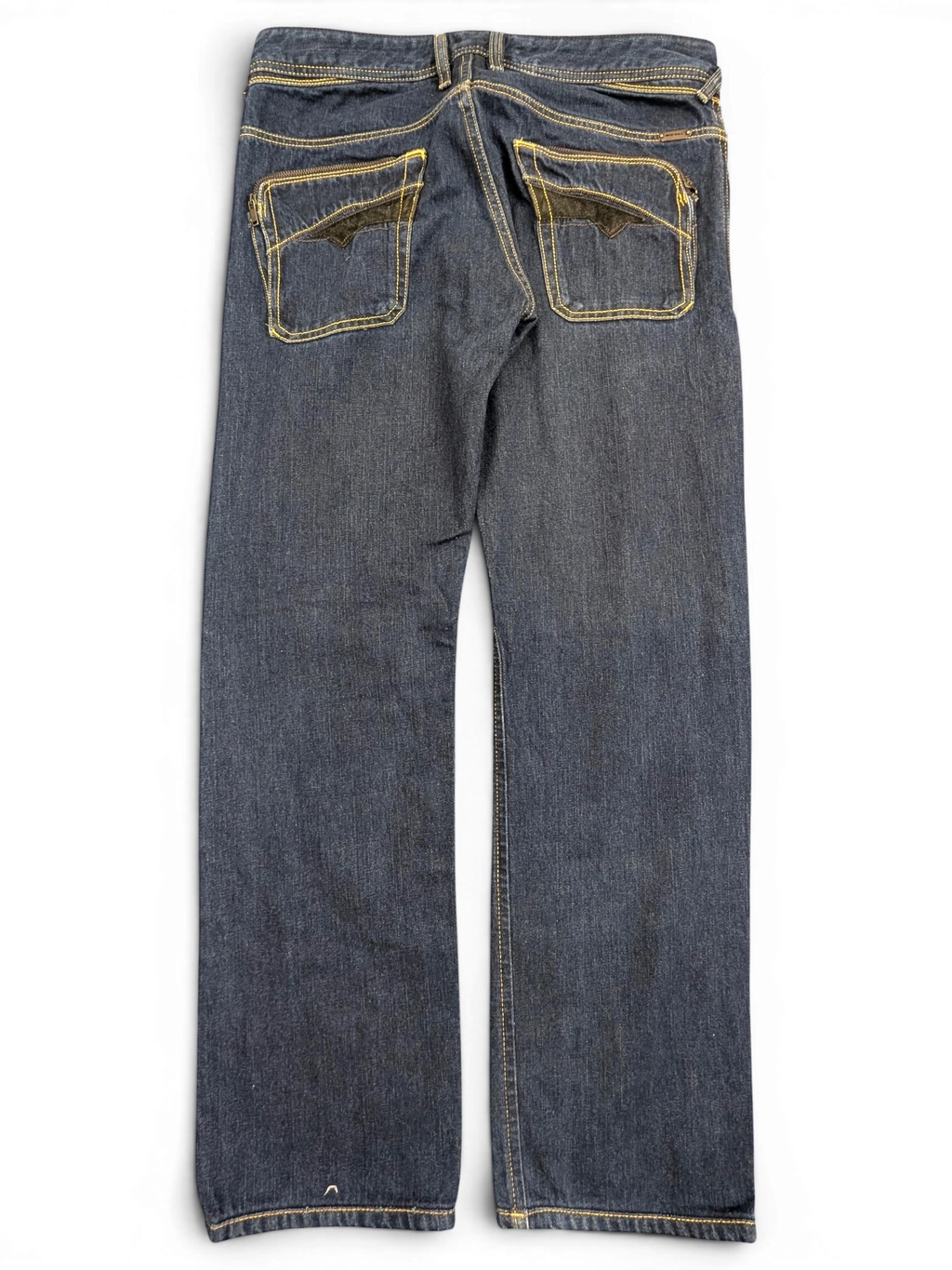 JAKE & IPI dark wash denim jeans with yellow stitching and black accent on back pockets. Size W31 L34.