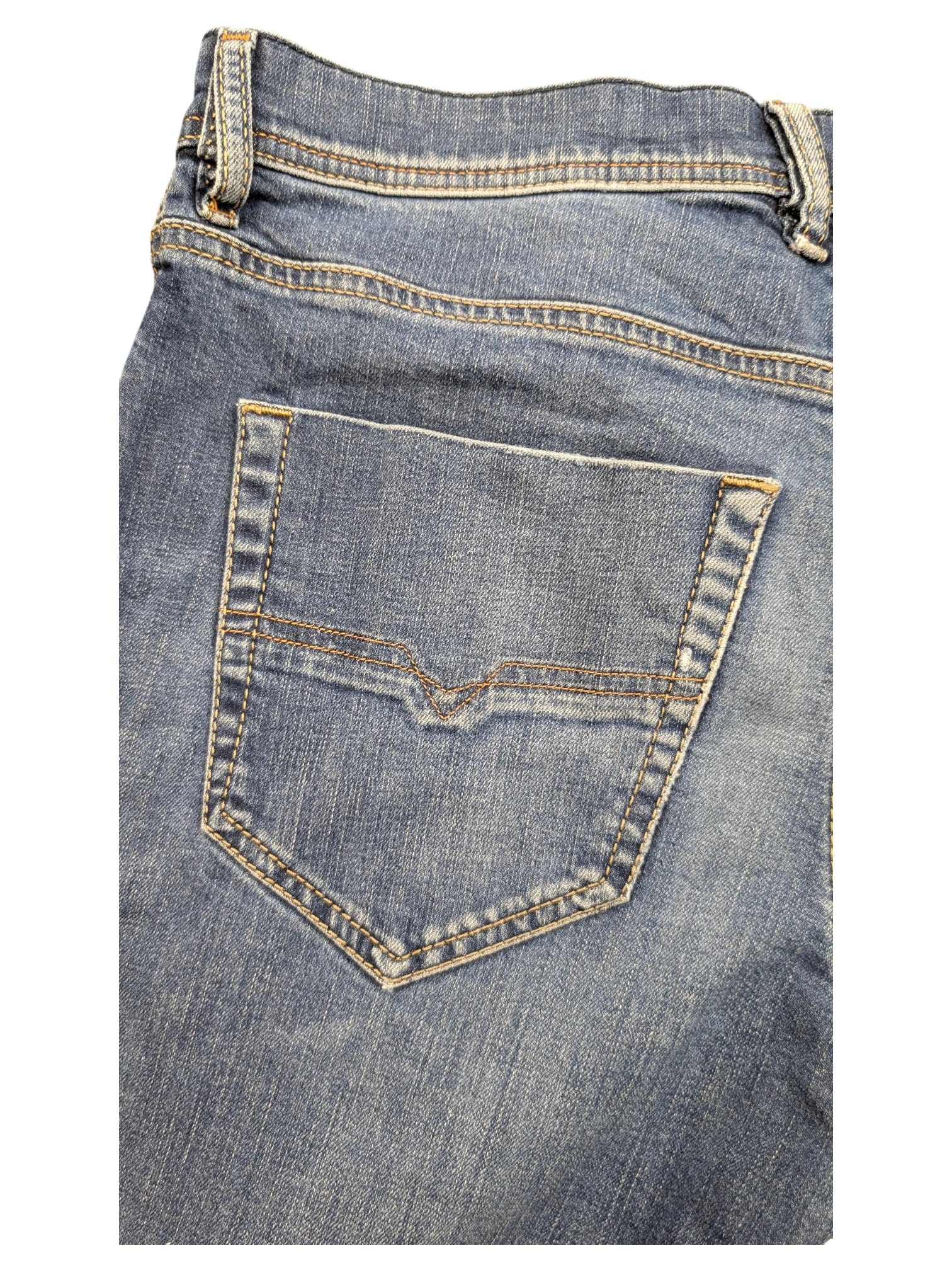 JAKE & IPI Diesel Tepphar blue denim jeans with V-stitch back pocket detail. Size W32 L34.