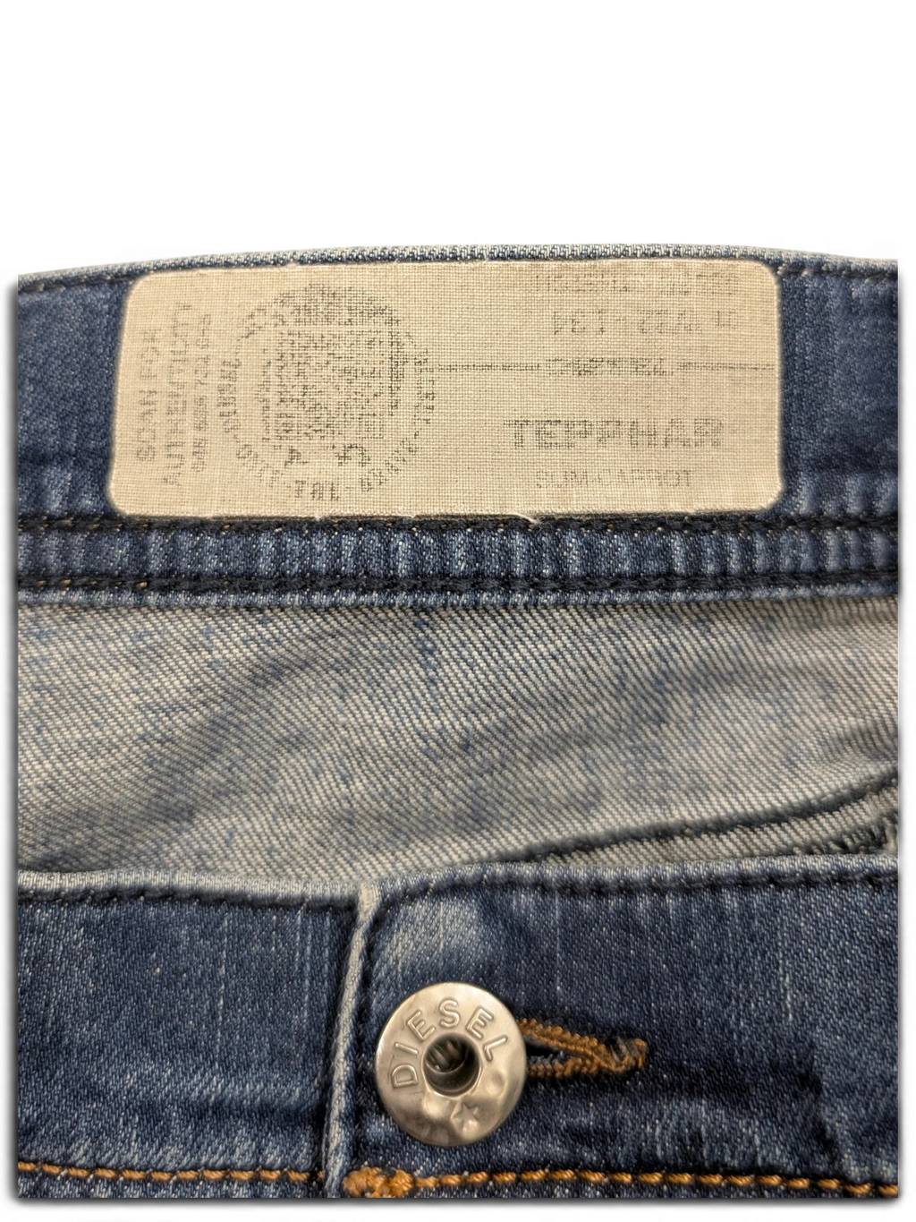 JAKE & IPI Diesel Tepphar jeans, blue denim, size W32 L34, with branded button and authenticity scan label.