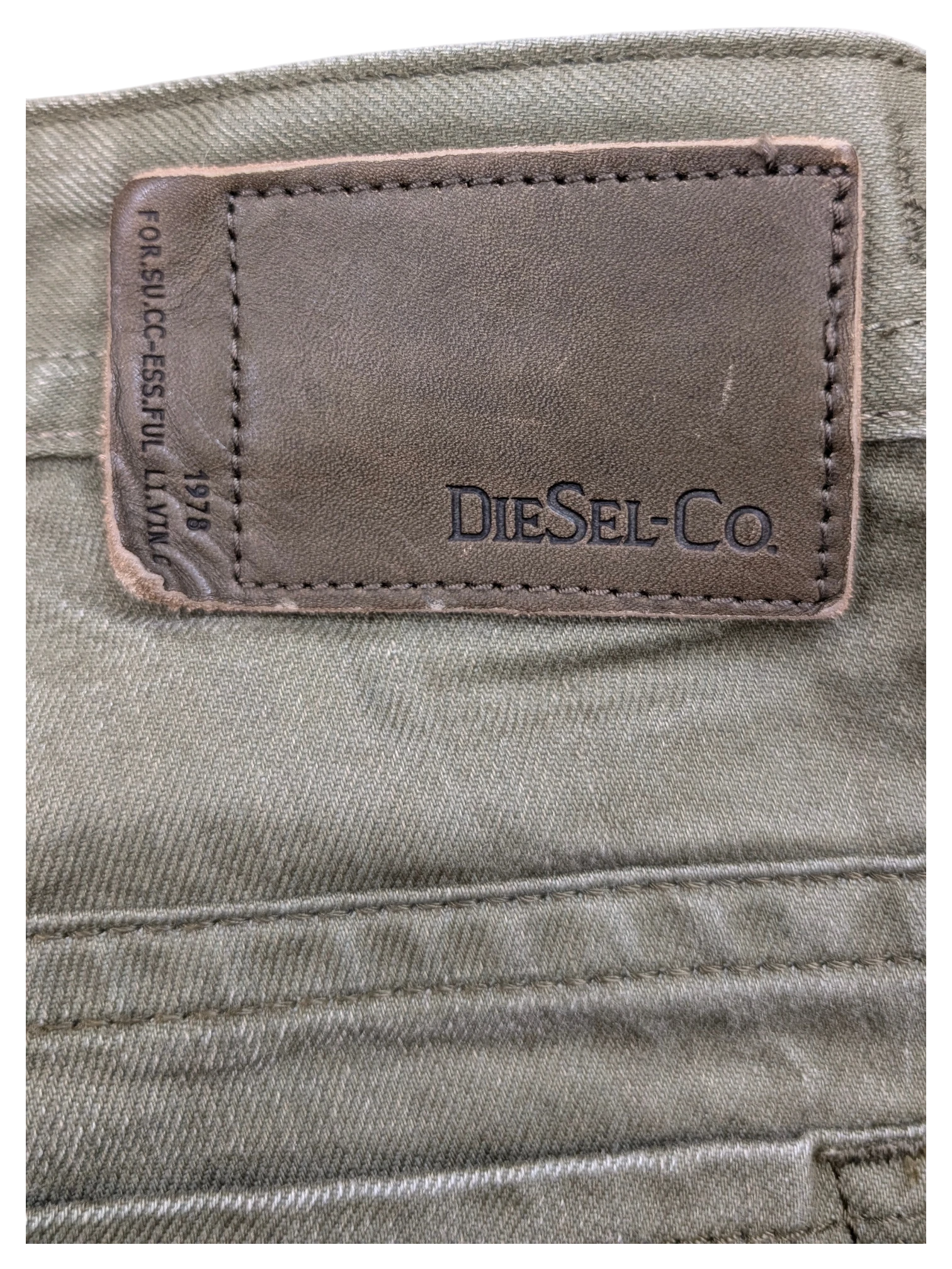 JAKE & IPI Diesel Thavar W34 L32 olive green denim jeans with leather logo patch