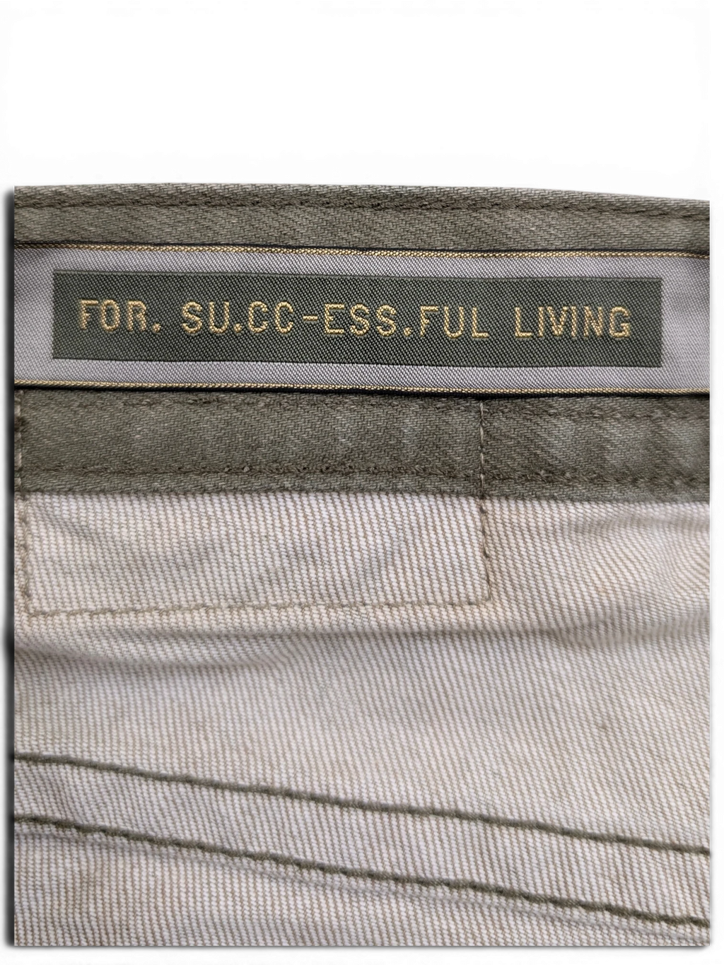 JAKE & IPI Diesel Thavar W34 L32 jeans with "FOR. SU.CC-ESS.FUL LIVING" label