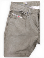JAKE & IPI Diesel Thavar W34 L32 olive green denim jeans with a small coin pocket and Diesel Industry logo.