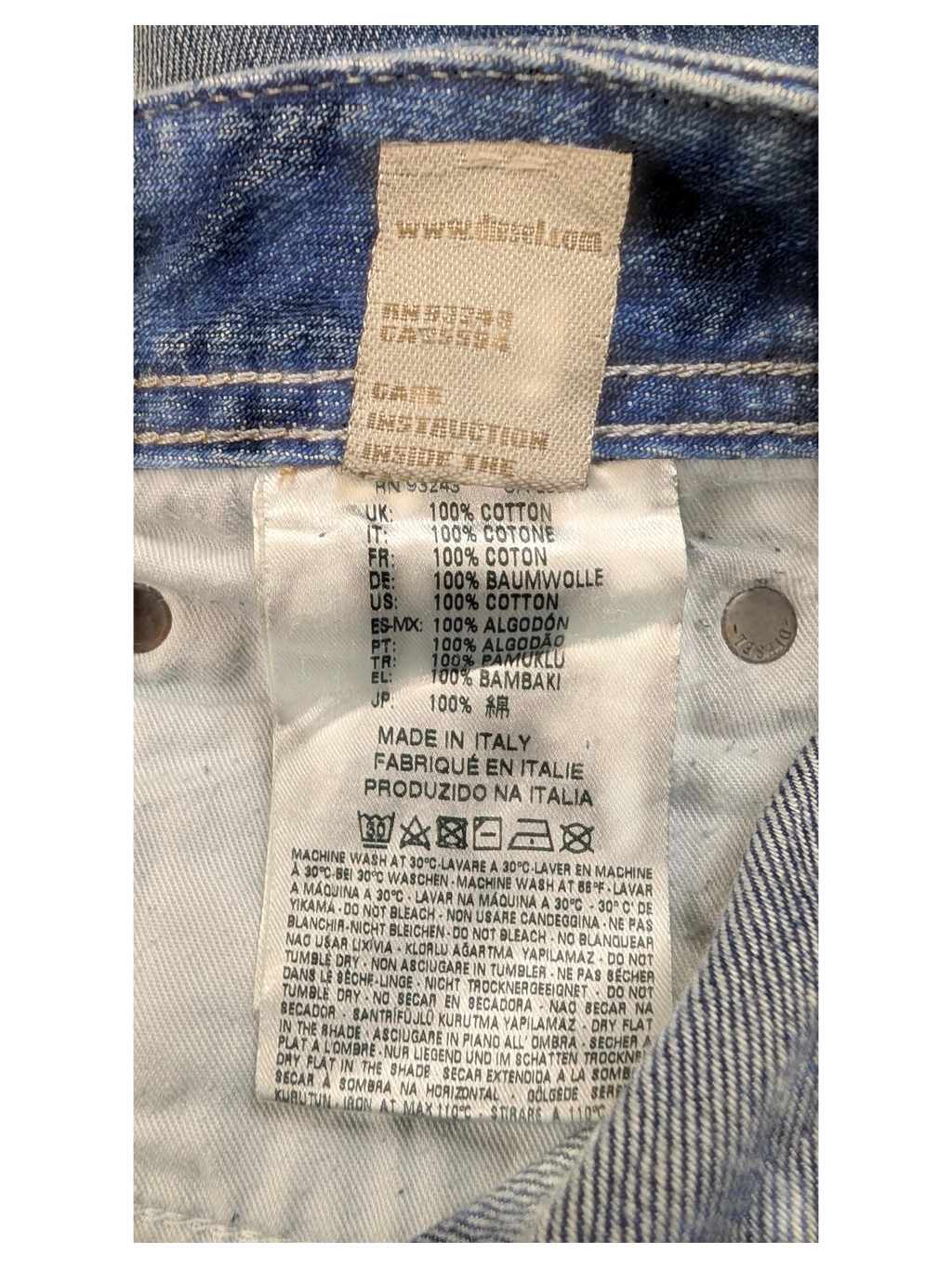JAKE & IPI Diesel Zatiny bootcut jeans, 100% cotton, made in Italy. Blue denim with care instructions label.