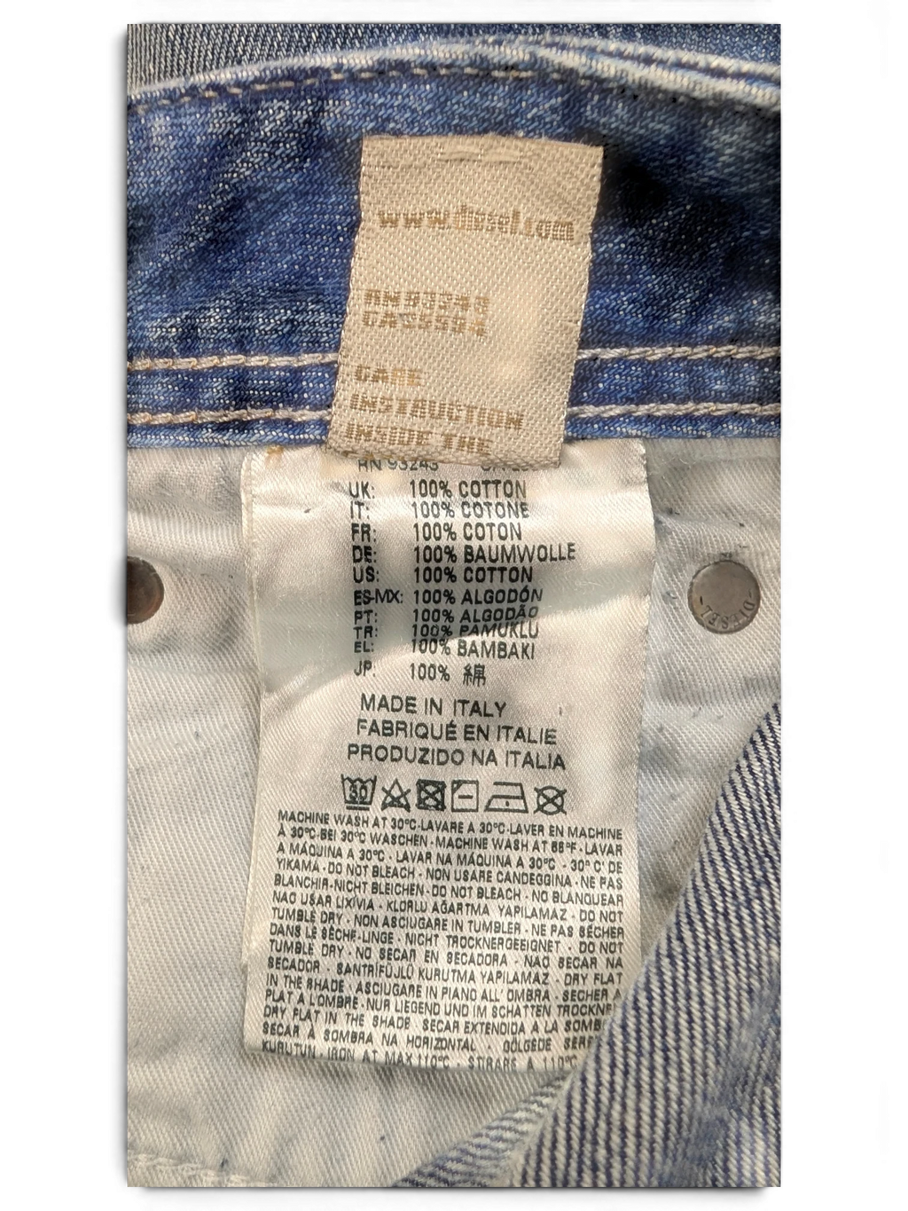 JAKE & IPI Diesel Zatiny bootcut jeans, 100% cotton, made in Italy. Blue denim with care instructions label.