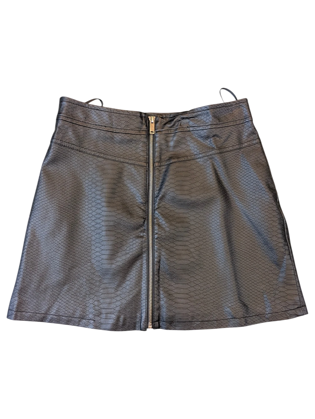 JAKE & IPI Costes black faux leather mini skirt with a snakeskin texture and a full-length front silver zipper.