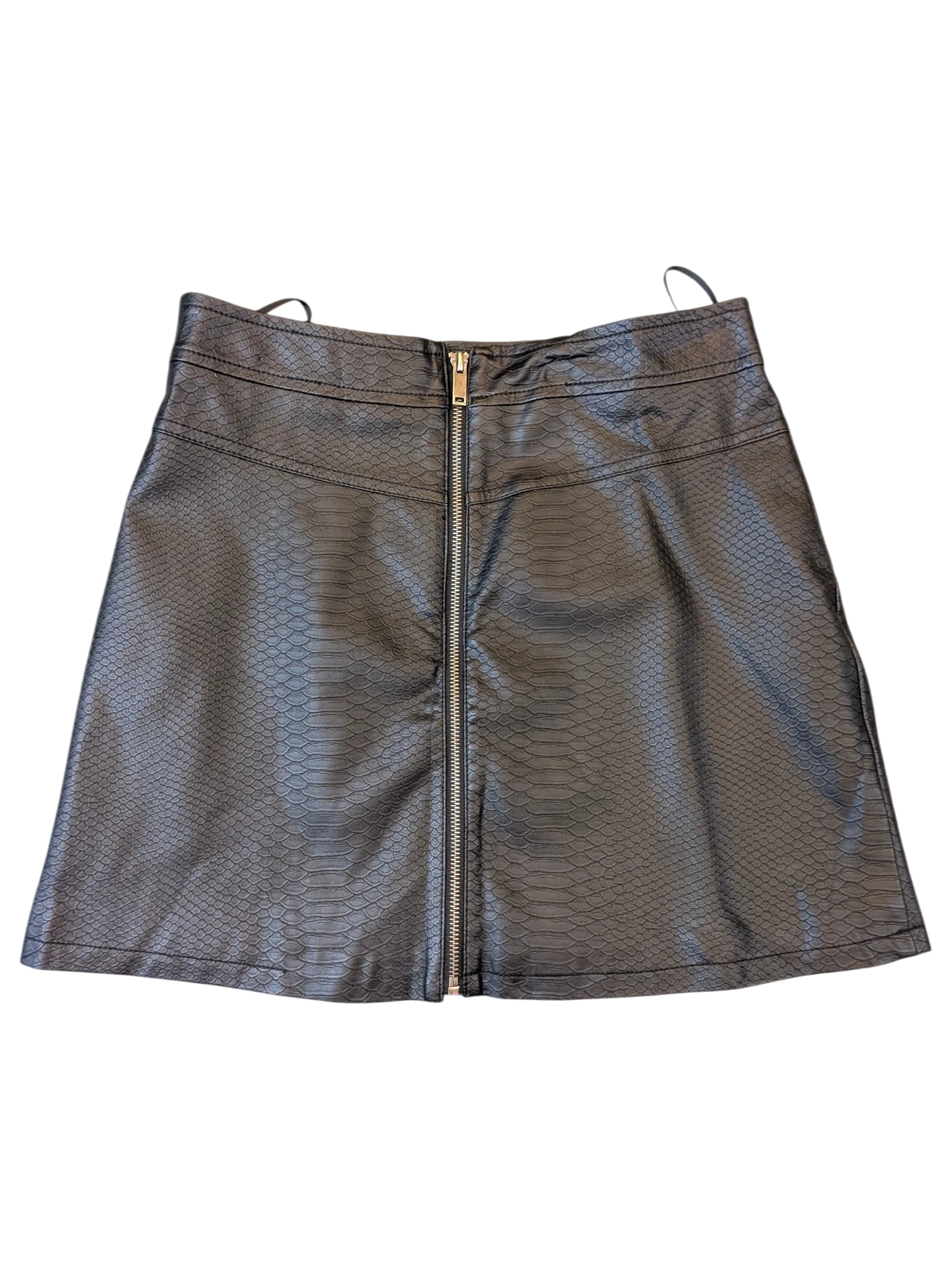 JAKE & IPI Costes black faux leather mini skirt with a snakeskin texture and a full-length front silver zipper.