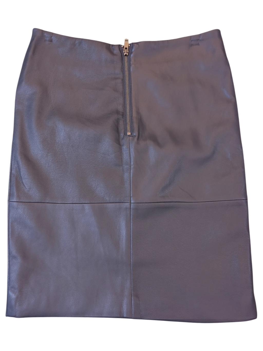 JAKE & IPI Gray & Willow faux leather pencil skirt with a central silver-tone back zipper closure.