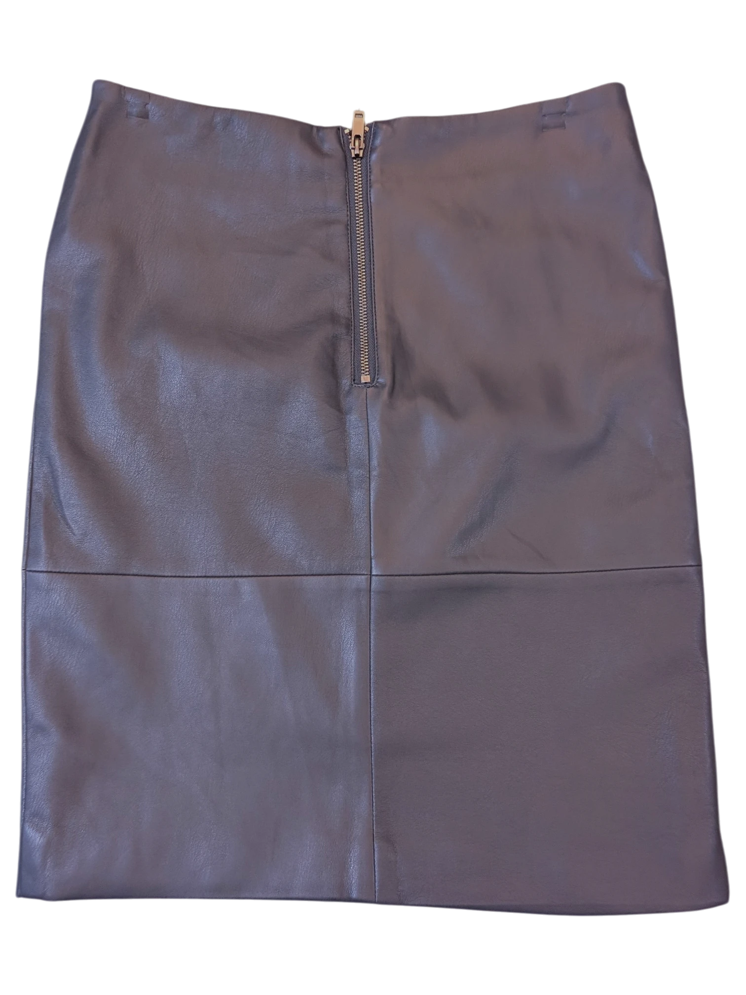 JAKE & IPI Gray & Willow faux leather pencil skirt with a central silver-tone back zipper closure.