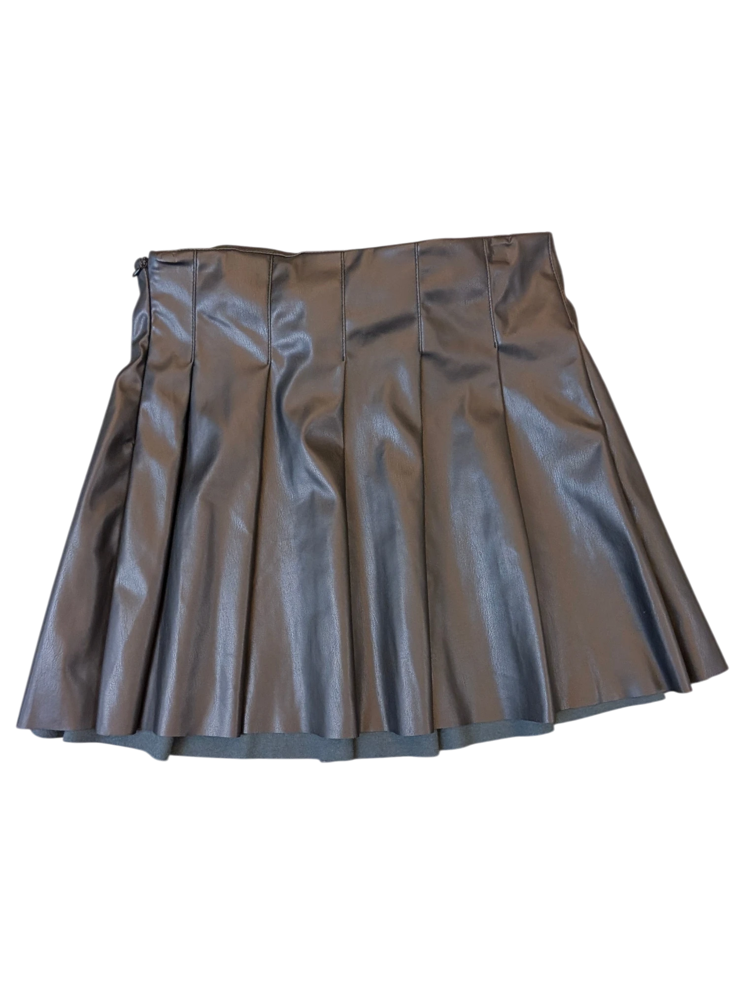 JAKE & IPI black faux leather pleated mini skirt with a smooth finish and side zipper closure.
