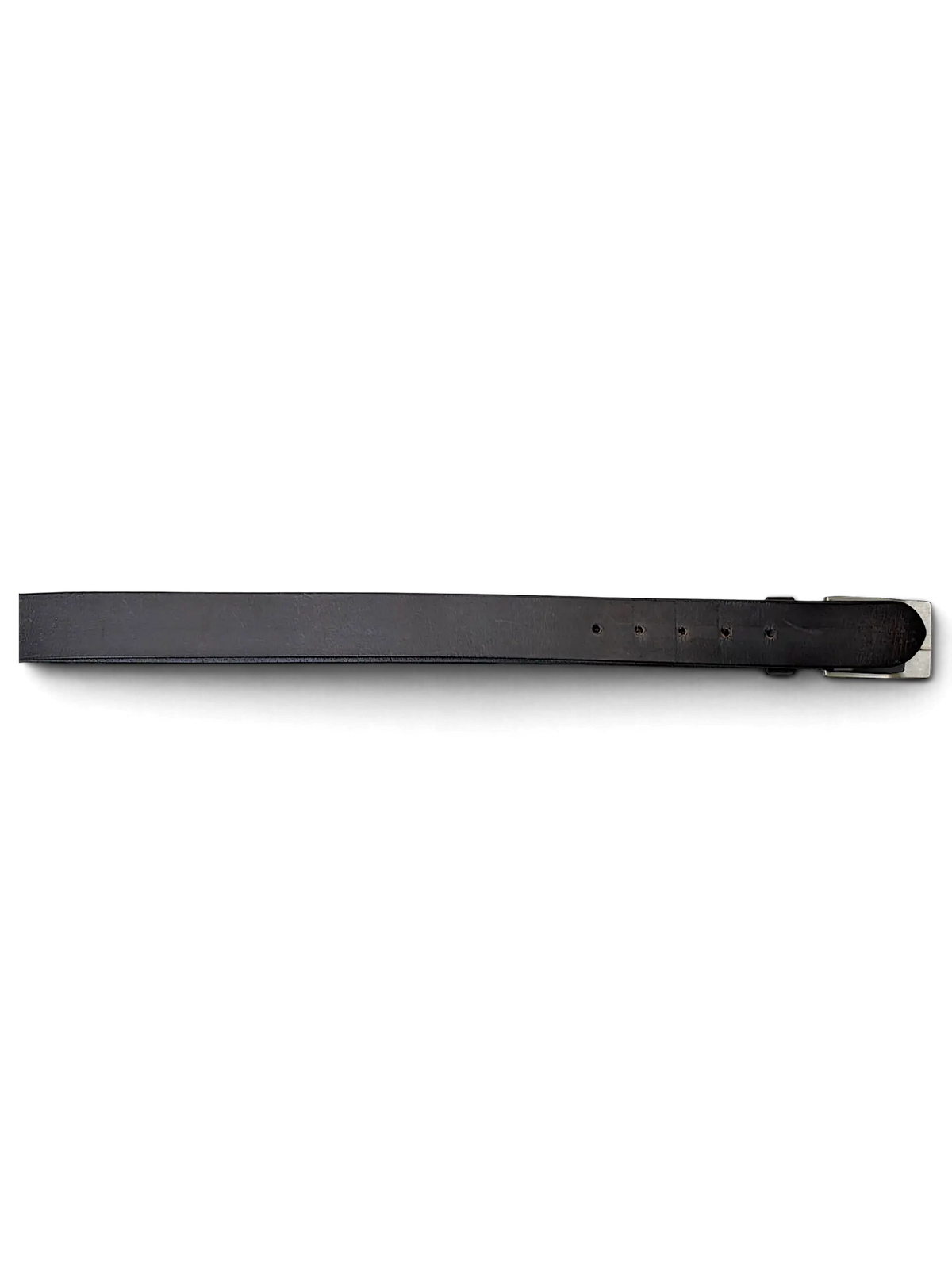 JAKE & IPI Tom Ramsey grey and black leather belt with a silver-tone metal buckle on a black background.