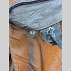 JAKE & IPI ruskea nahkainen sportswear-takki, koko 52, oranssiraidallinen vuori