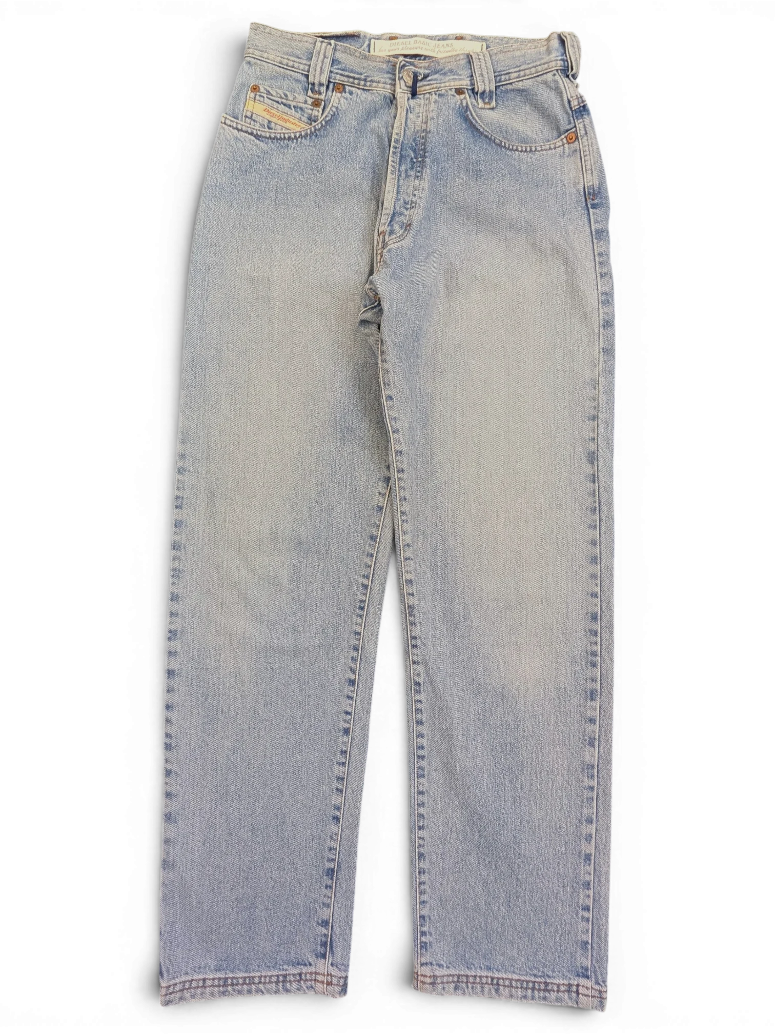 JAKE & IPI light wash denim jeans, size W28 L31, with classic five-pocket styling and a branded metal button closure.