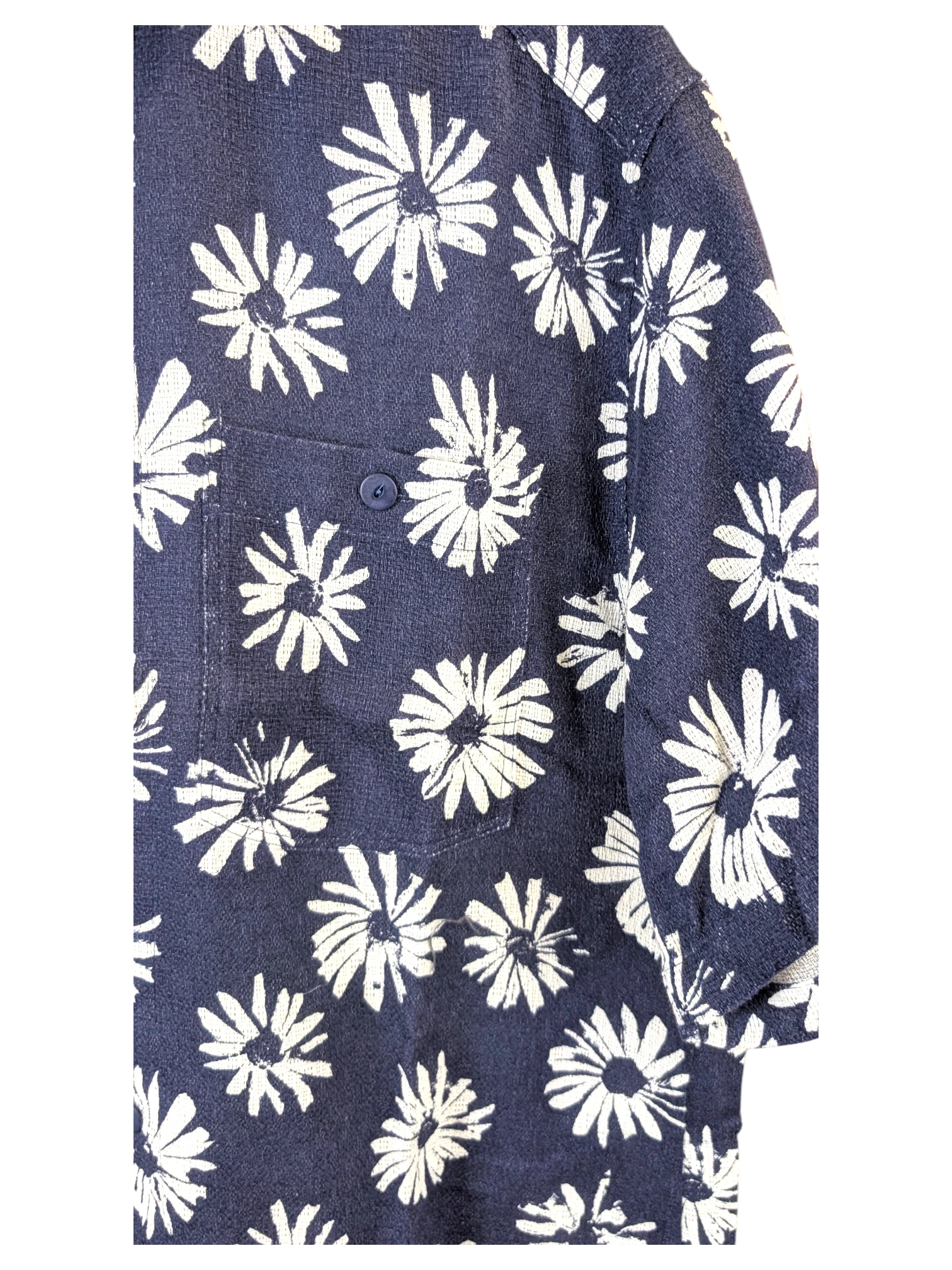 JAKE & IPI navy blue Hawaiian shirt featuring a white daisy floral print and a chest pocket